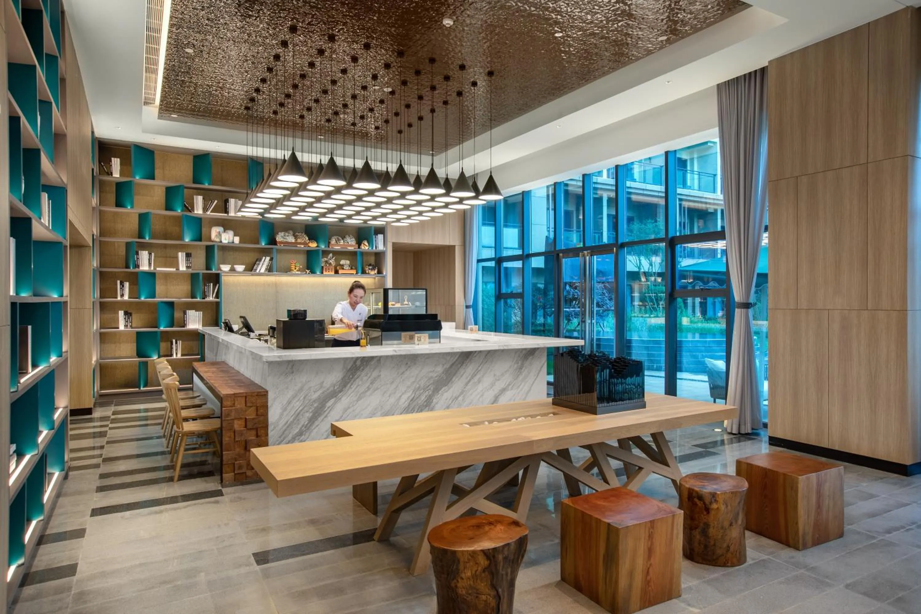 Lounge or bar in Holiday Inn Resort Guiyang Qingyan by IHG