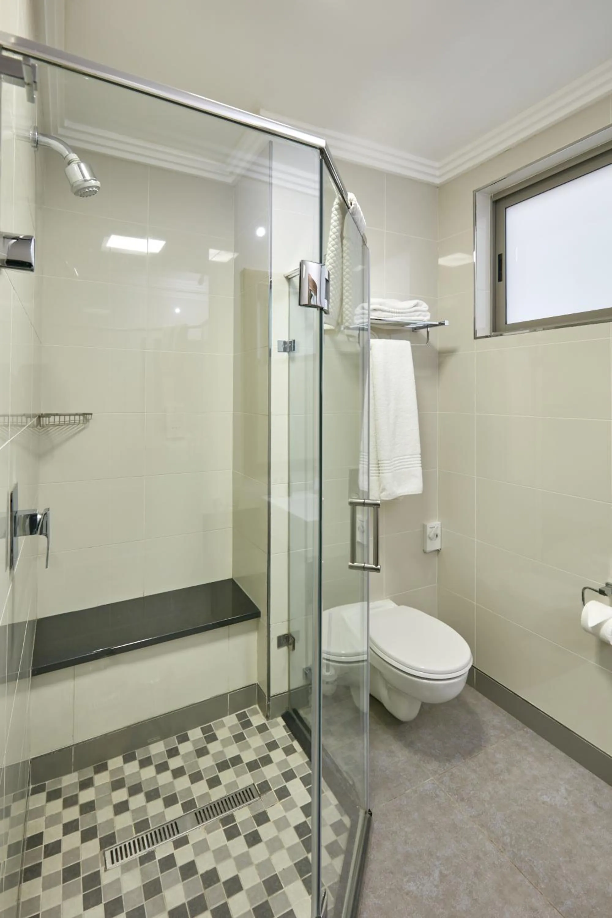 Bathroom in Regent Select Hotel