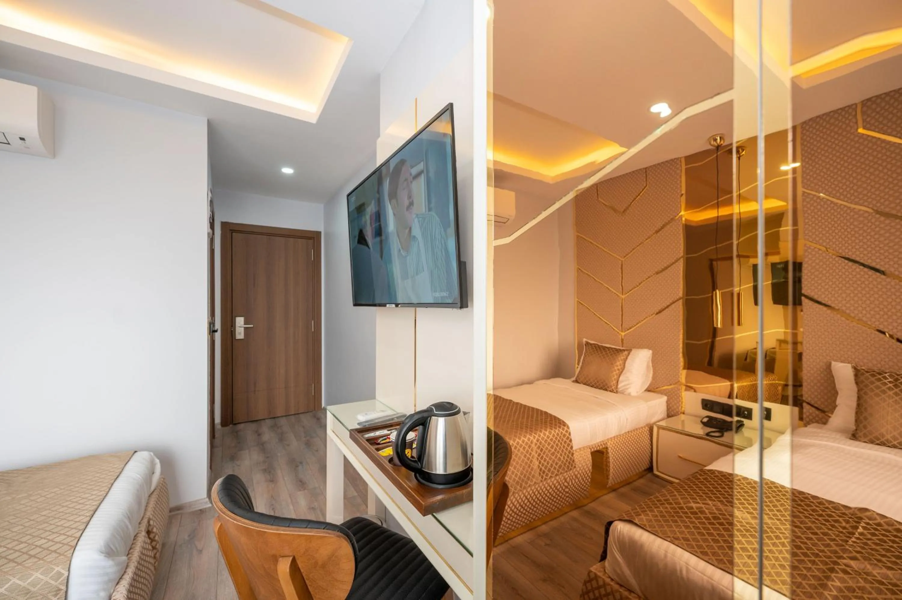 Bedroom, Bed in Luxury Airport Hotel By Zazzoni-İstanbul Airport