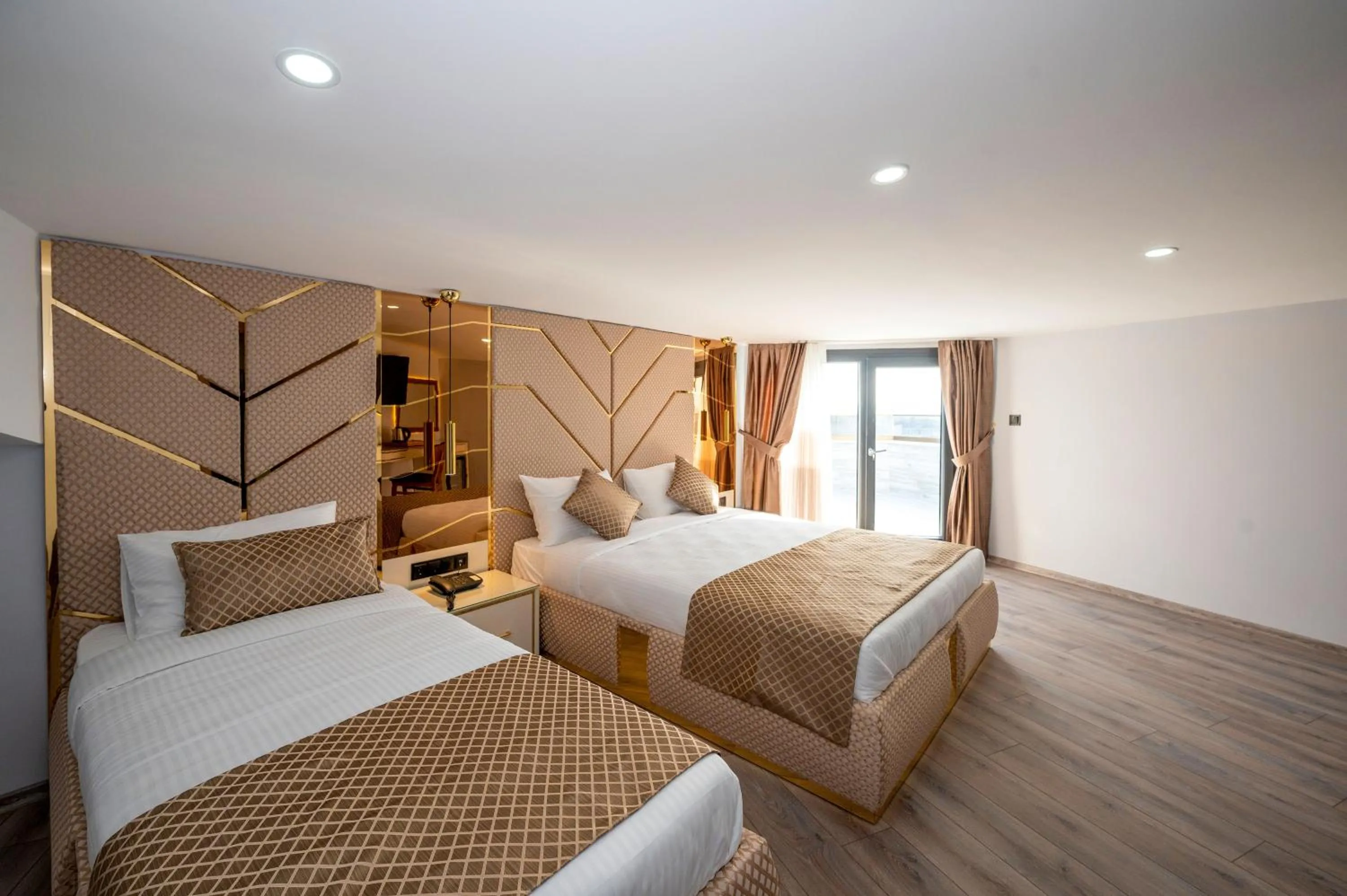 Photo of the whole room, Bed in Luxury Airport Hotel By Zazzoni-İstanbul Airport