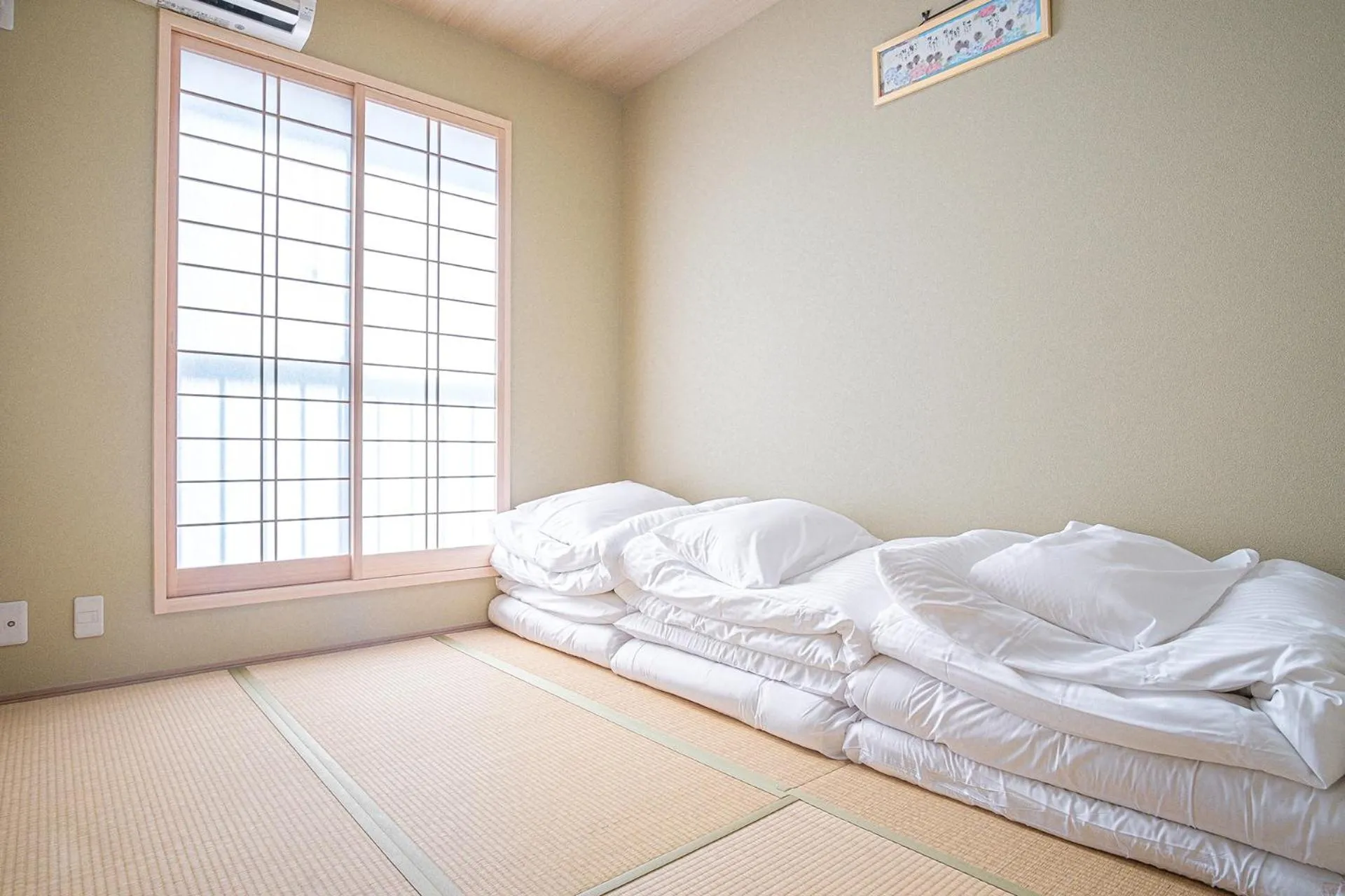 Bedroom, Bed in Bungetsu Shokaku Kaikan