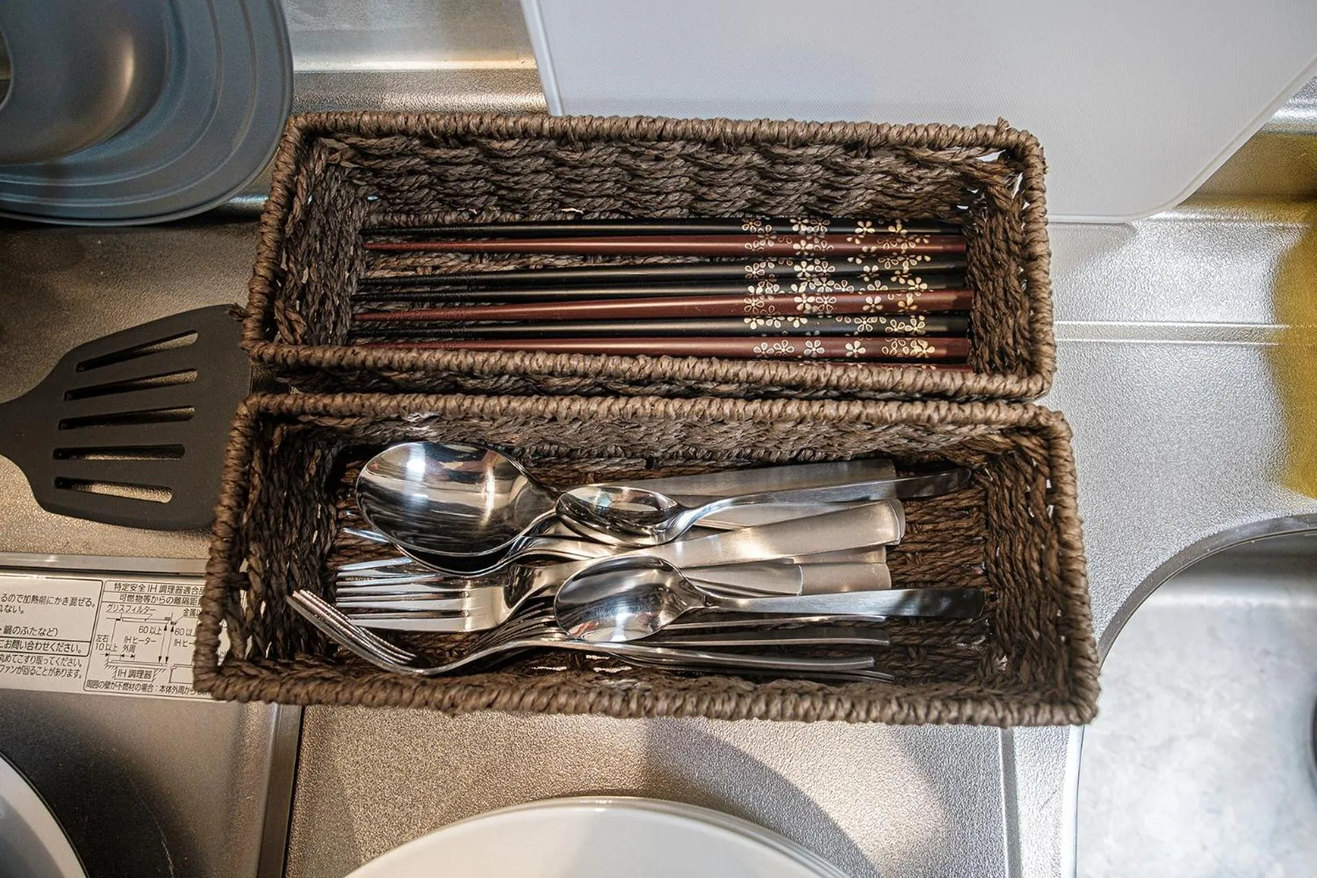 kitchen in Bungetsu Shokaku Kaikan