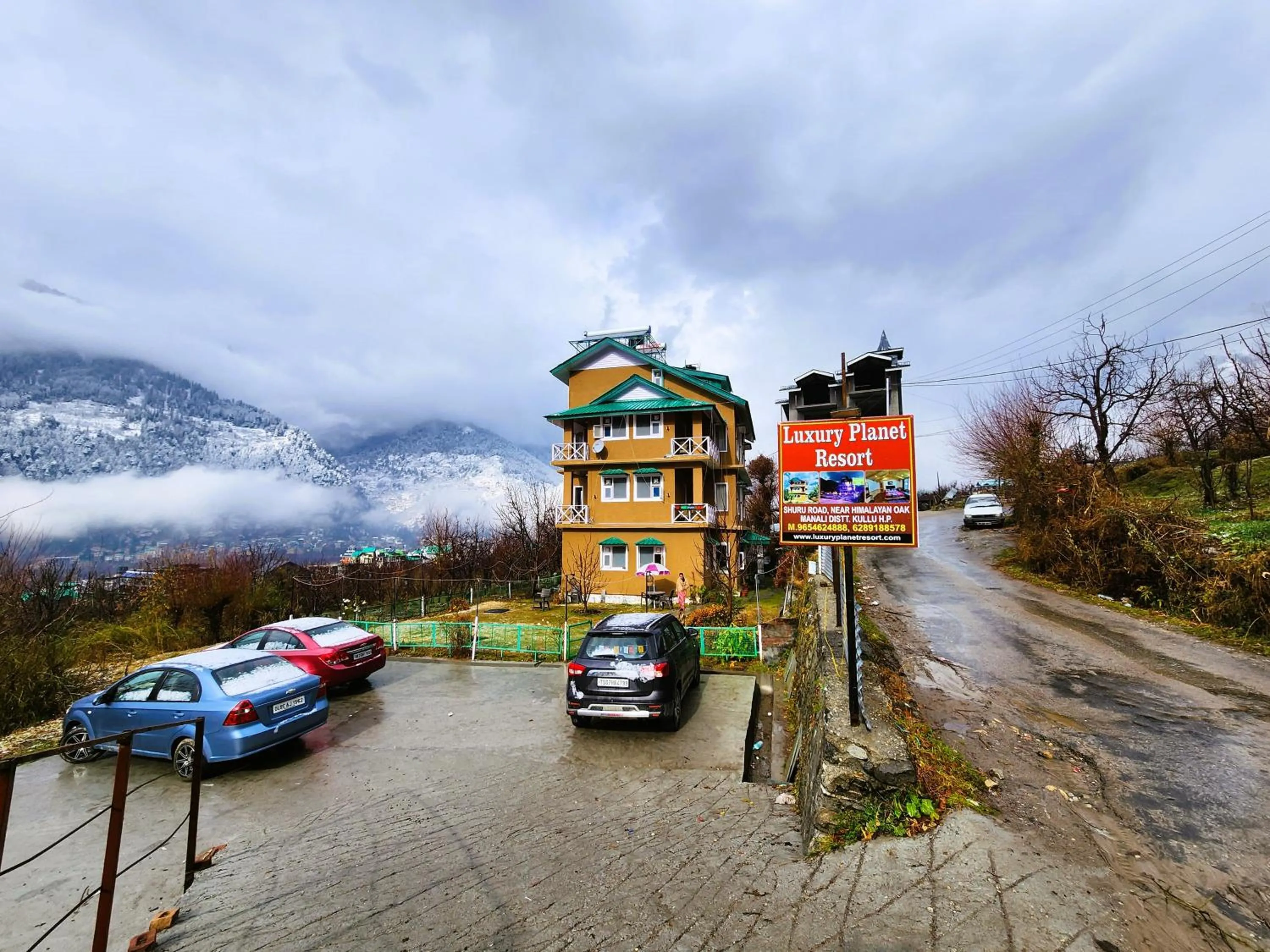 Property building in Luxury Planet Resort Manali
