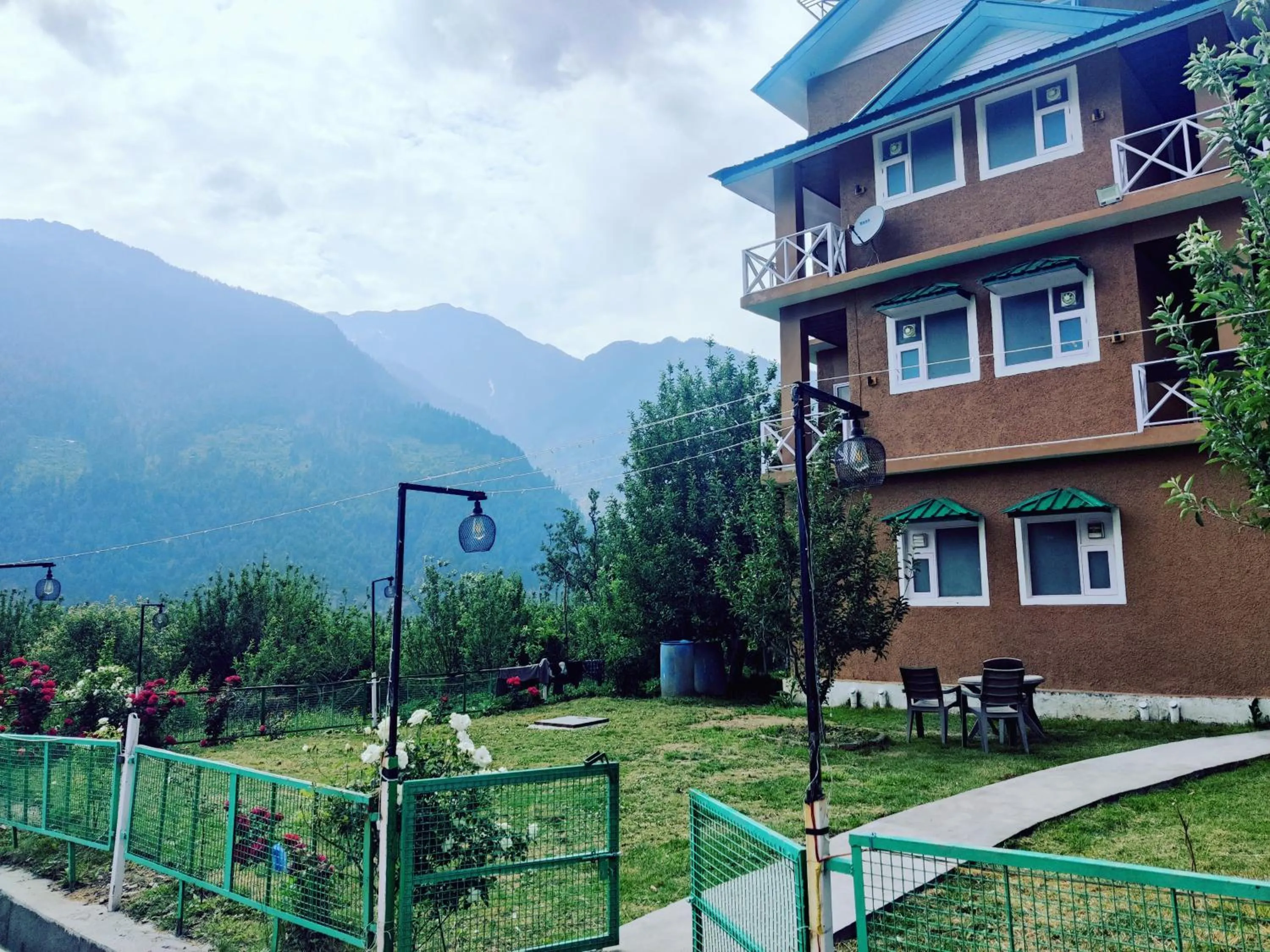 Property building in Luxury Planet Resort Manali