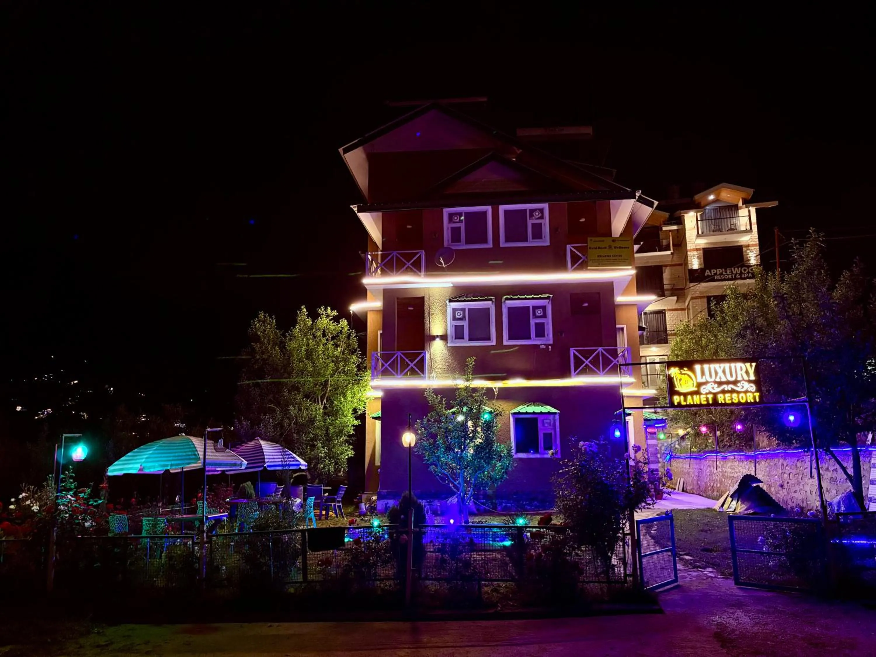 Property building in Luxury Planet Resort Manali