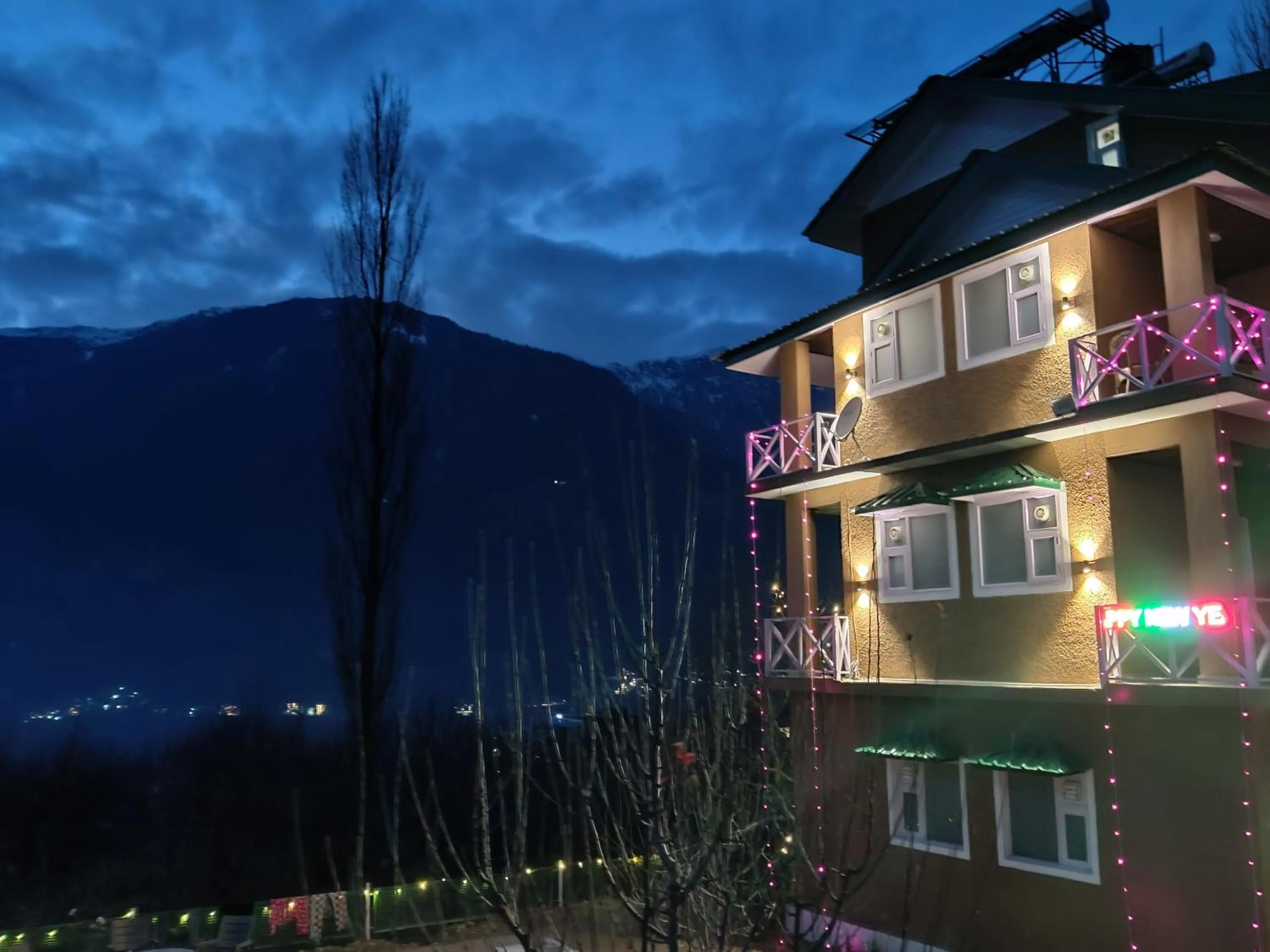 Property building in Luxury Planet Resort Manali