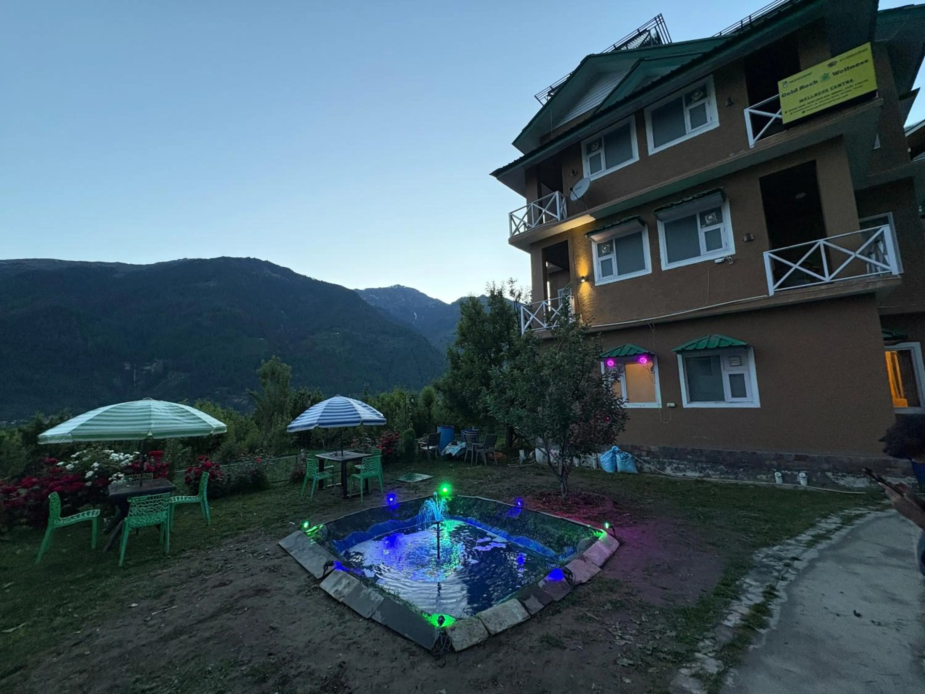Property building in Luxury Planet Resort Manali