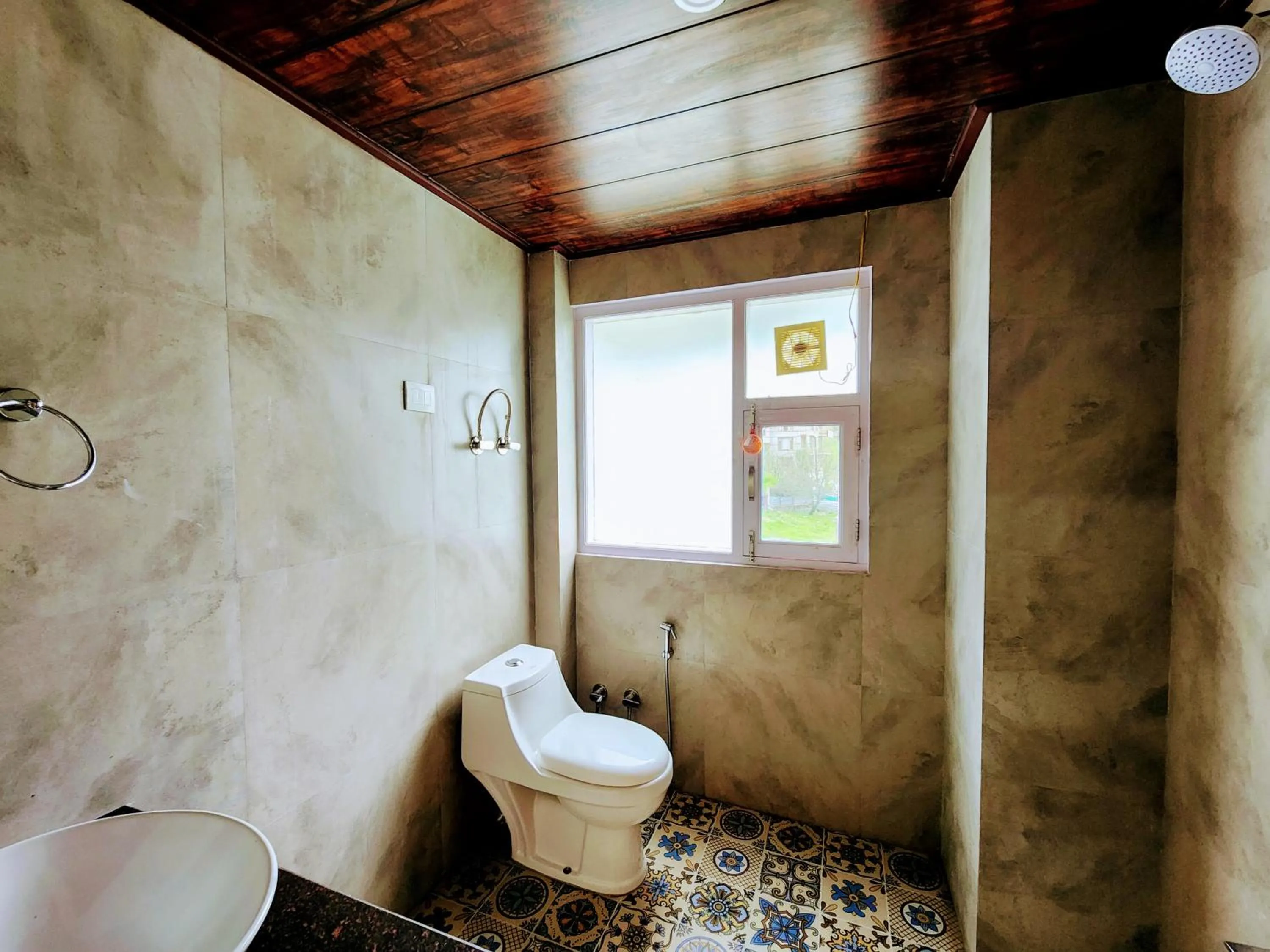 Bathroom in Luxury Planet Resort Manali