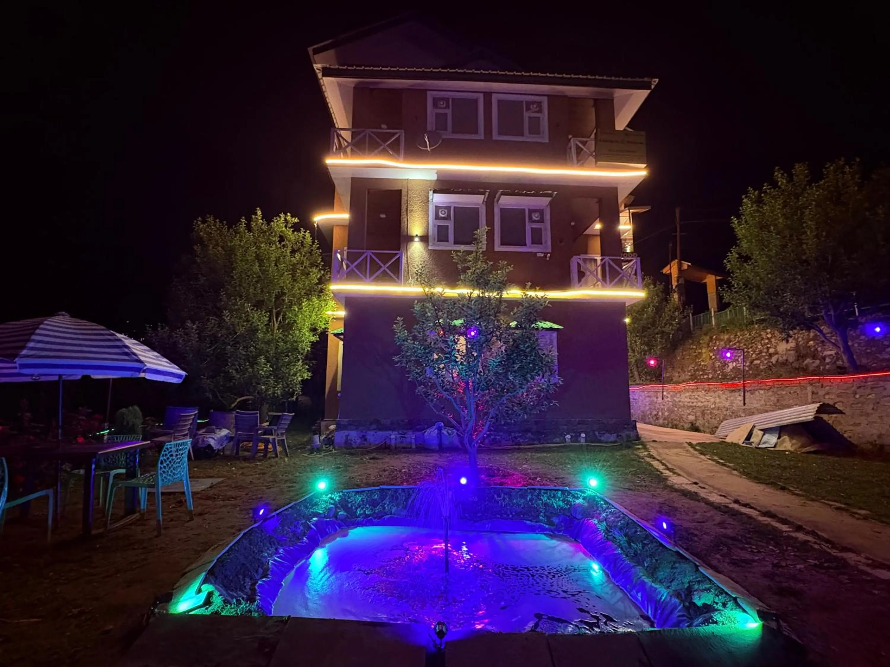 Property building in Luxury Planet Resort Manali