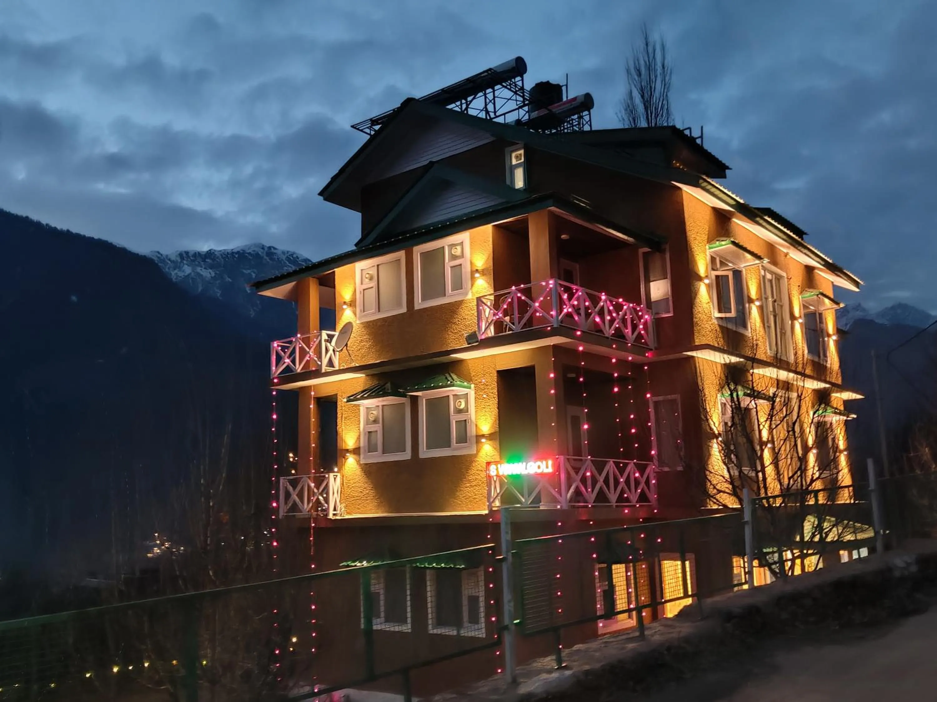 Property building in Luxury Planet Resort Manali