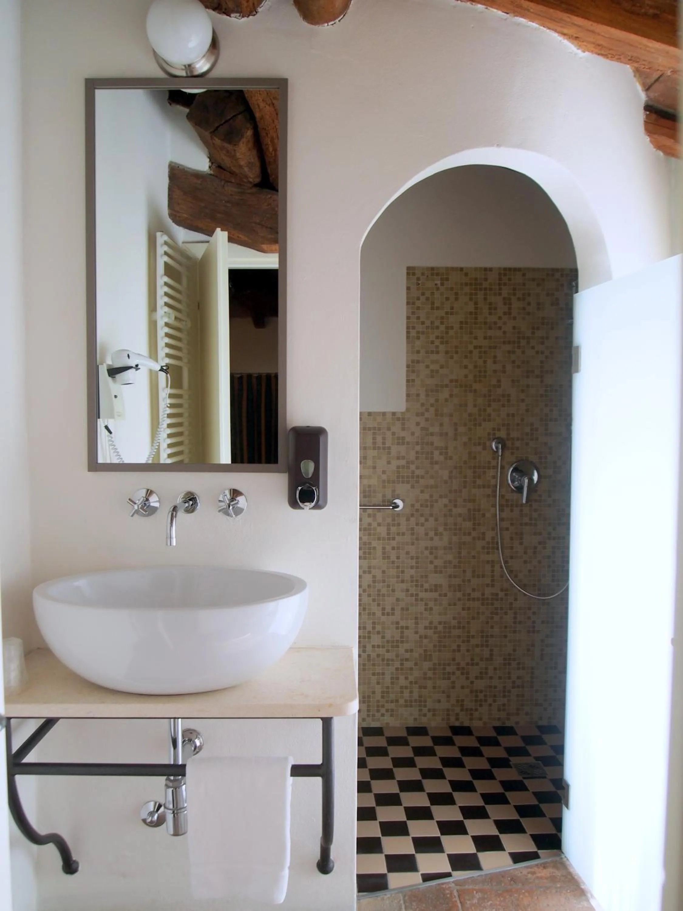 Shower in Hotel Villa Costanza