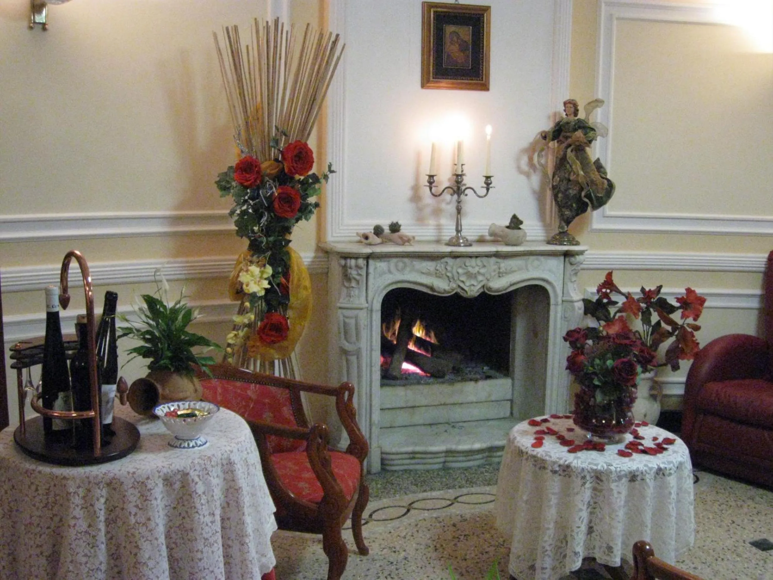 Communal lounge/ TV room in Afrodite Boutique Hotel