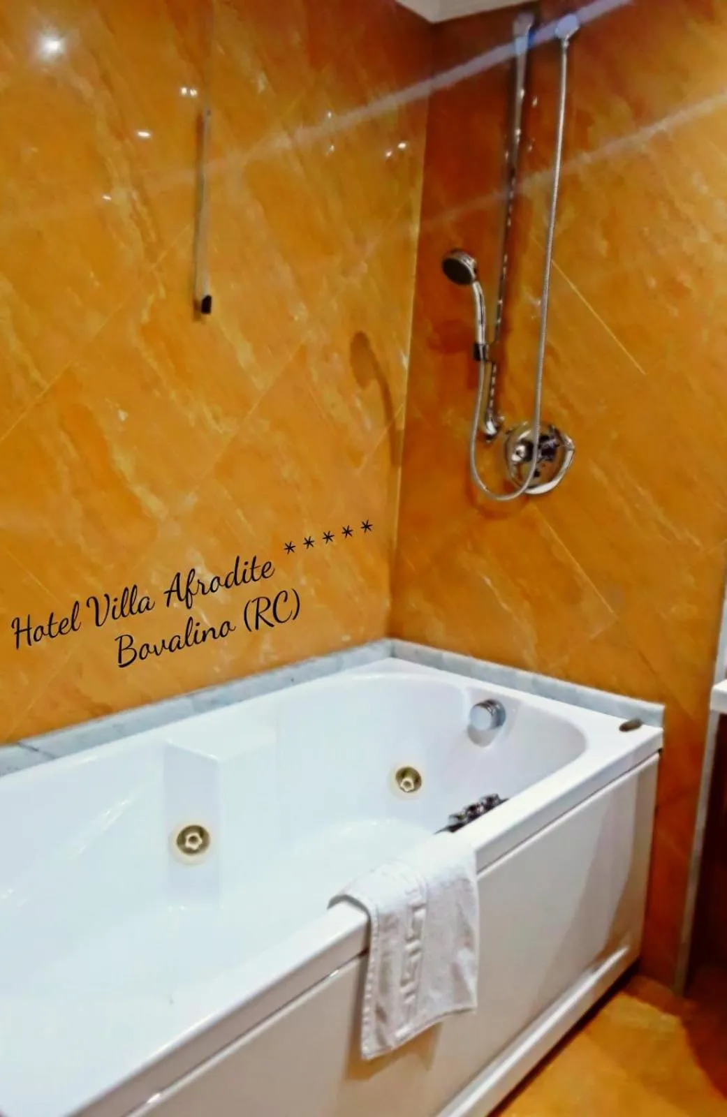 Toilet in Afrodite Boutique Hotel