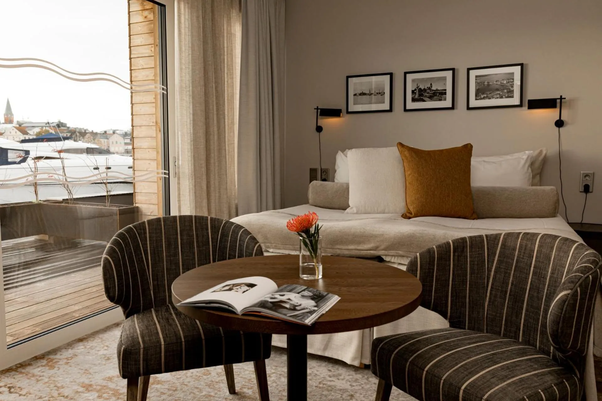 Property building, Bed in Slottsholmen Hotell och Restaurang