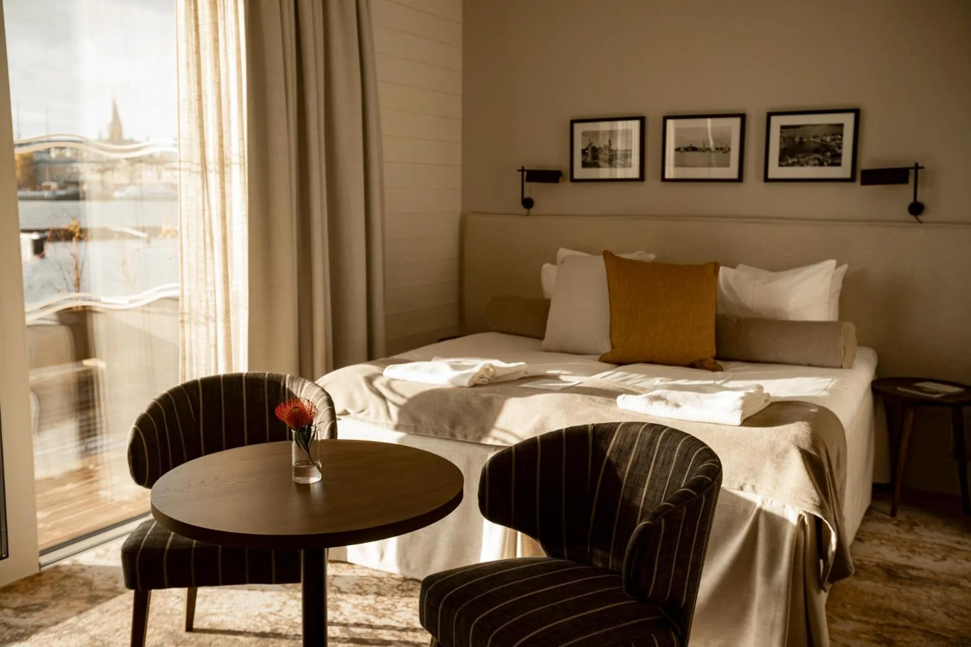 Bed in Slottsholmen Hotell och Restaurang