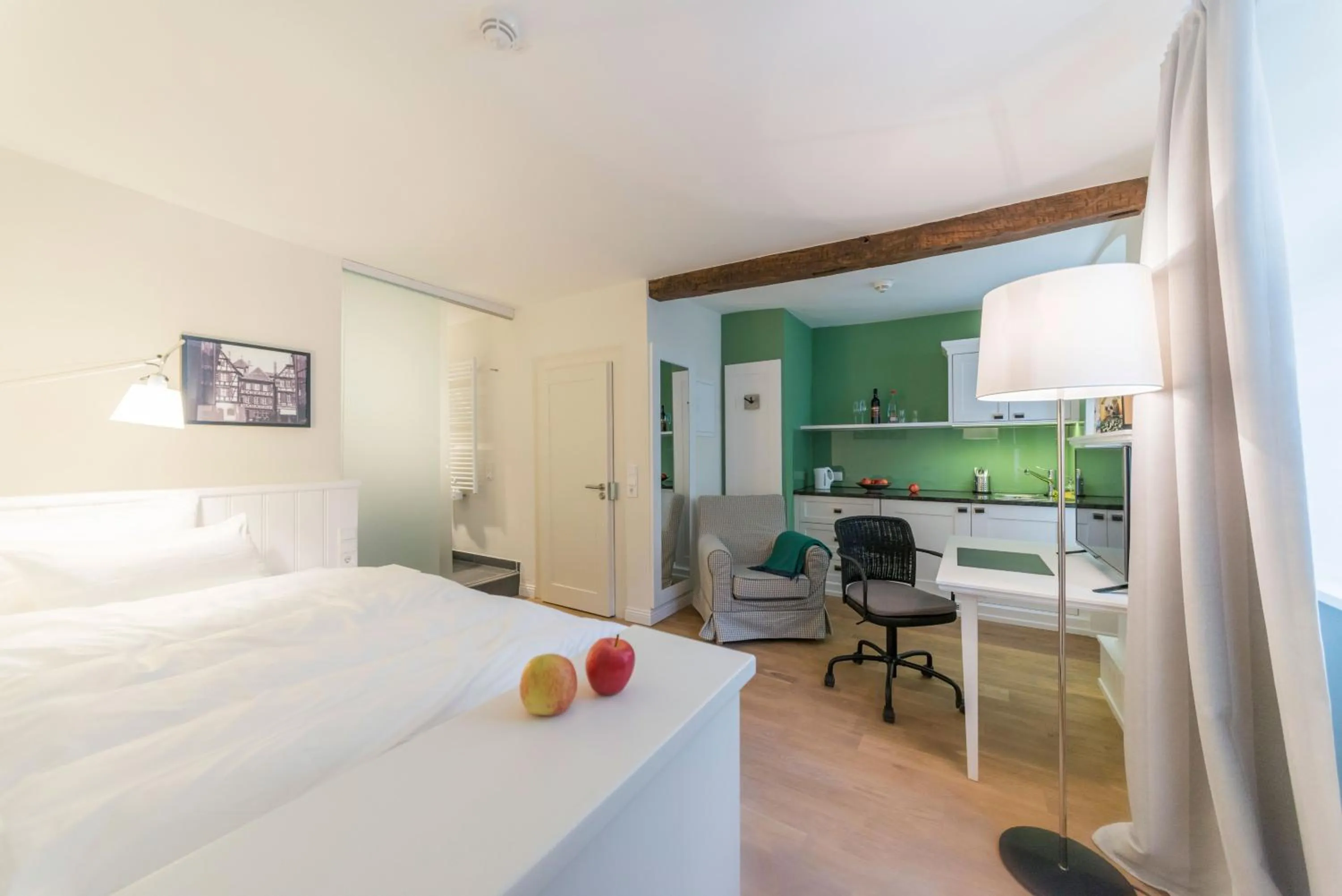 Photo of the whole room, Bed in Gästehaus am Marktbrunnen