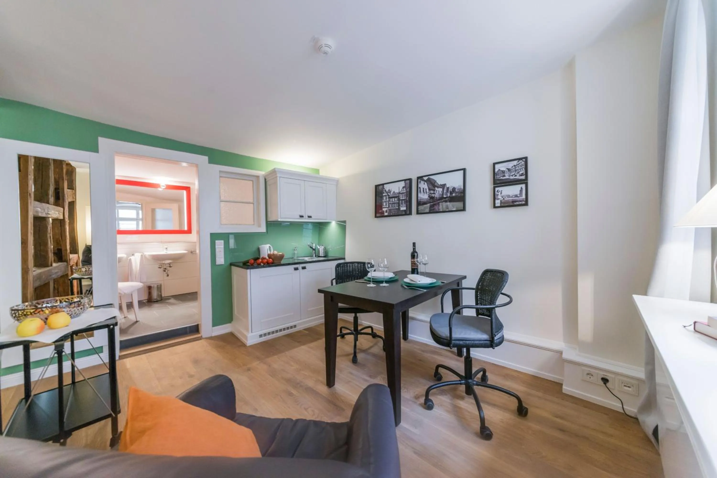 Kitchen or kitchenette in Gästehaus am Marktbrunnen