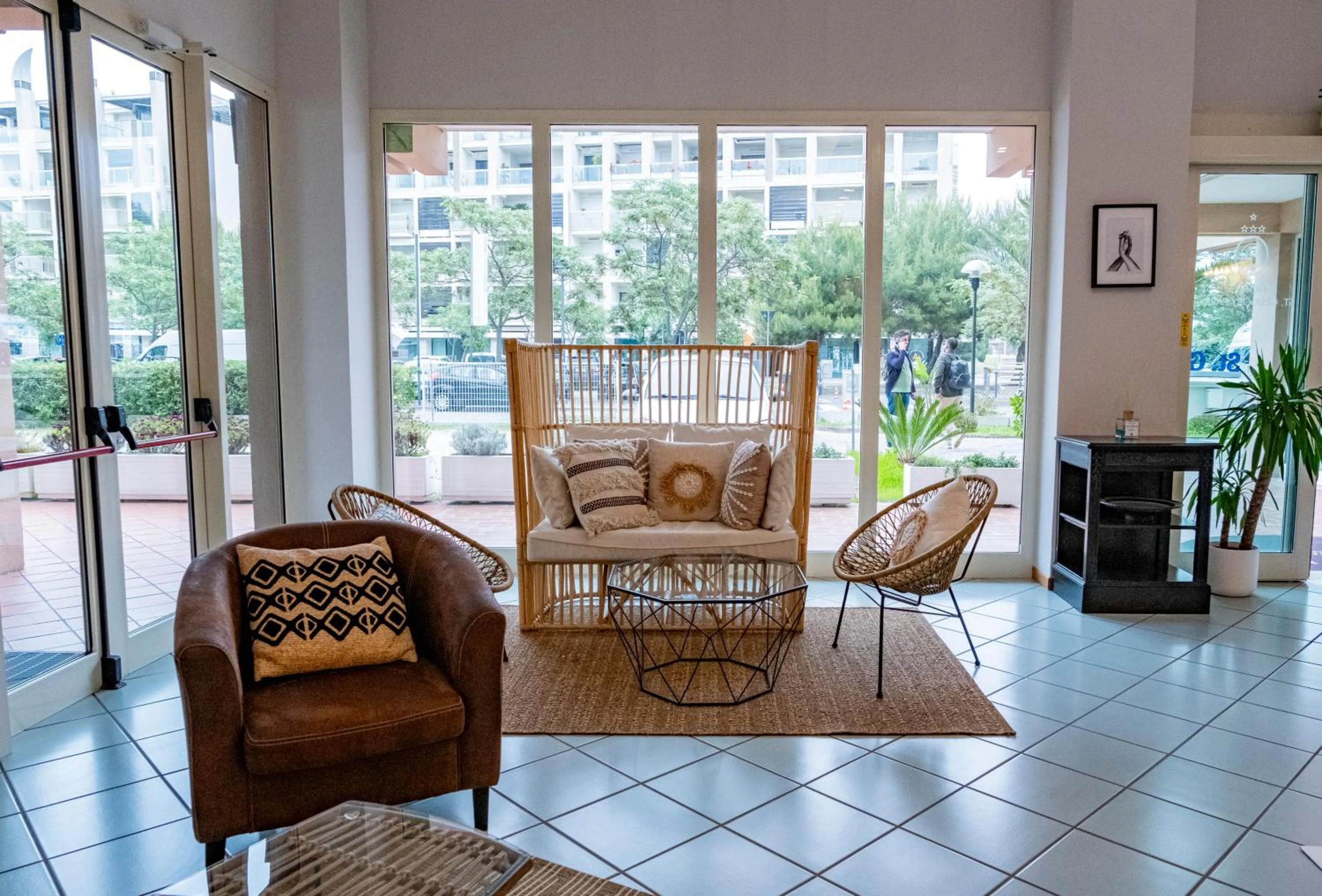 Seating area in Hotel St Gregory Park