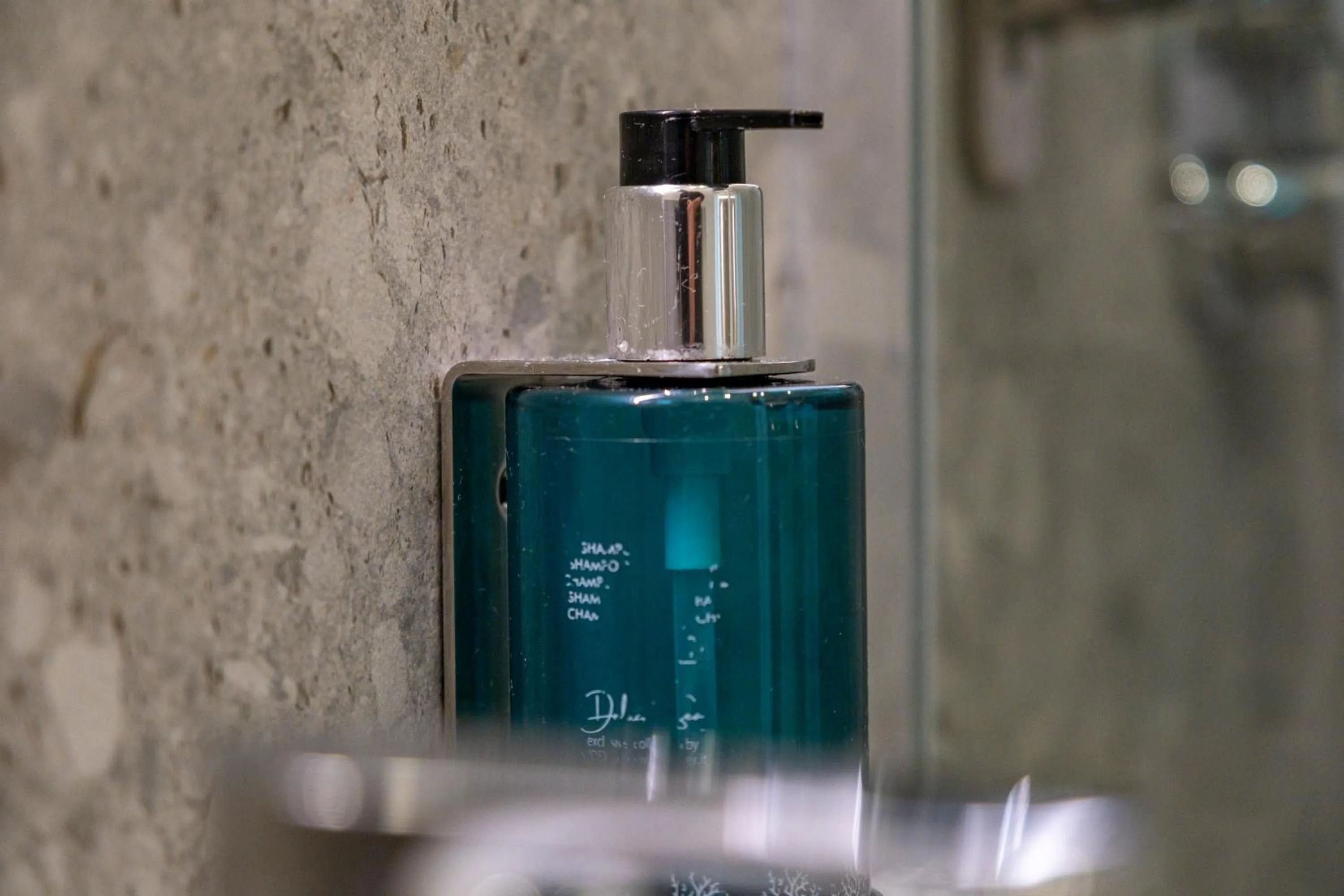 Shower in Hotel St Gregory Park