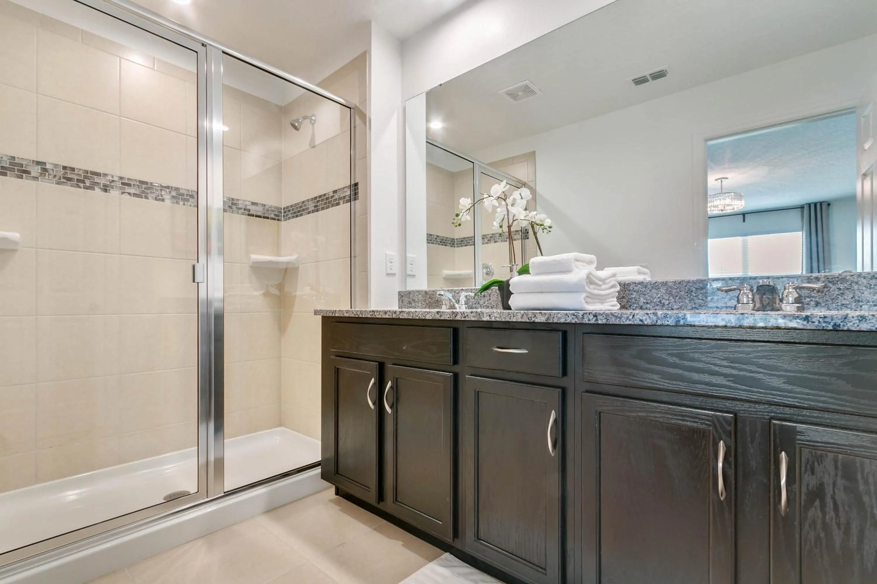 Property building in 4 Bedrooms 4 Bathrooms Solara 8964 Ad