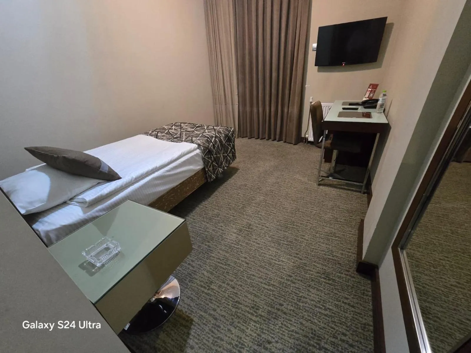 Photo of the whole room, Bed in HİTİT OTEL