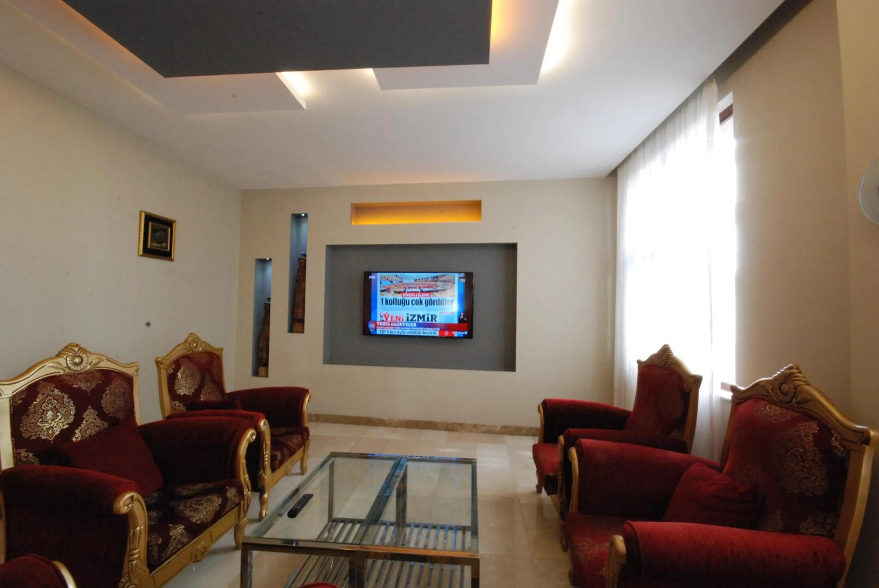 Communal lounge/ TV room in HİTİT OTEL