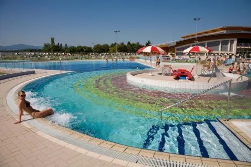 Swimming pool in Daytona Business Hotel