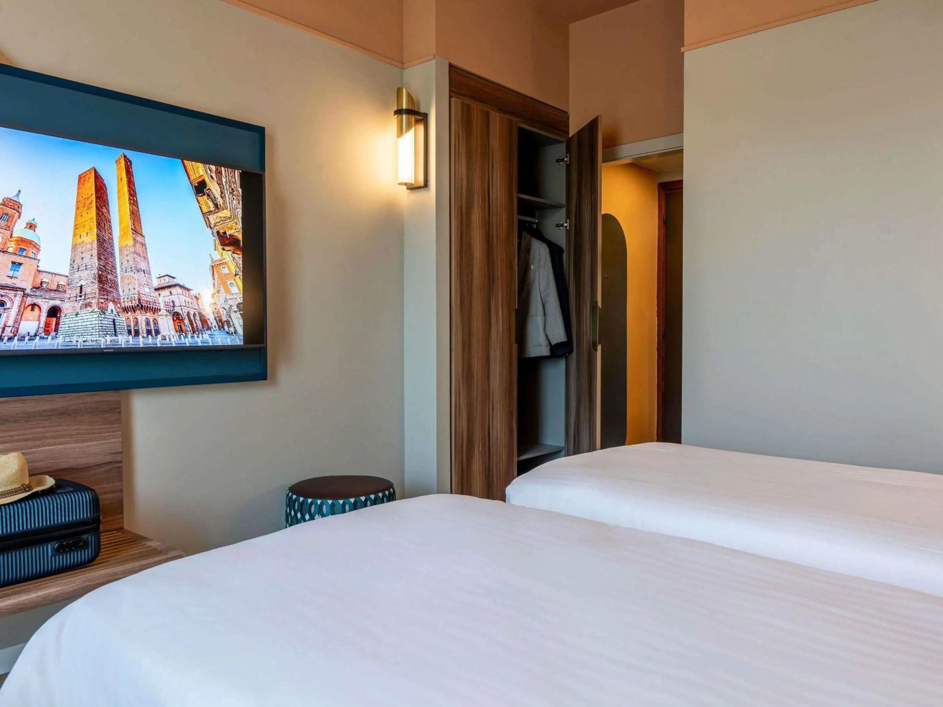 Bedroom, Bed in Mercure Bologna Centro