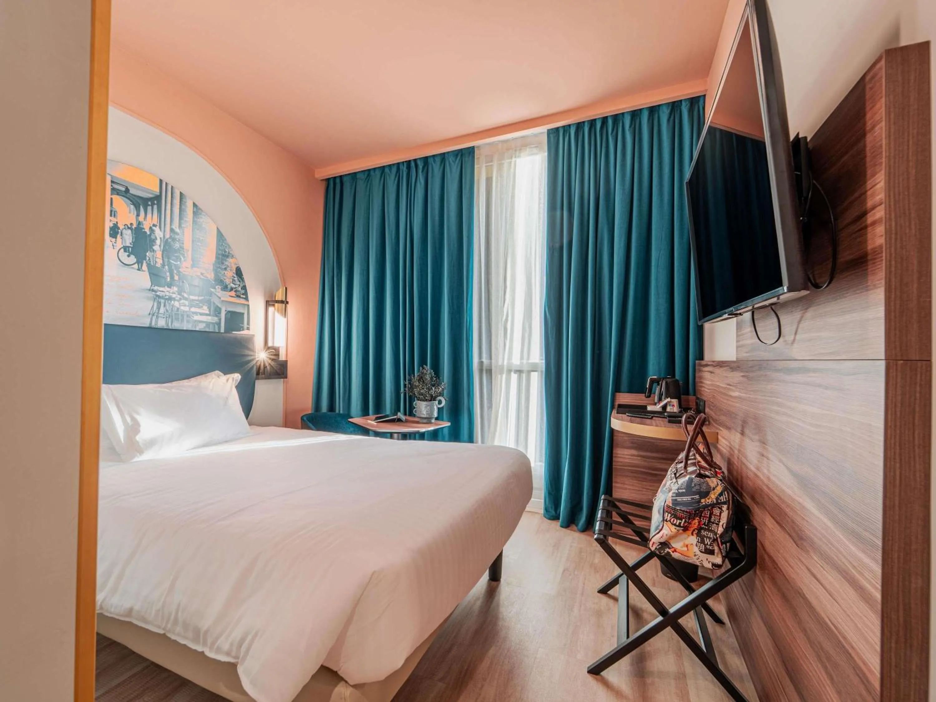 Bedroom, Bed in Mercure Bologna Centro