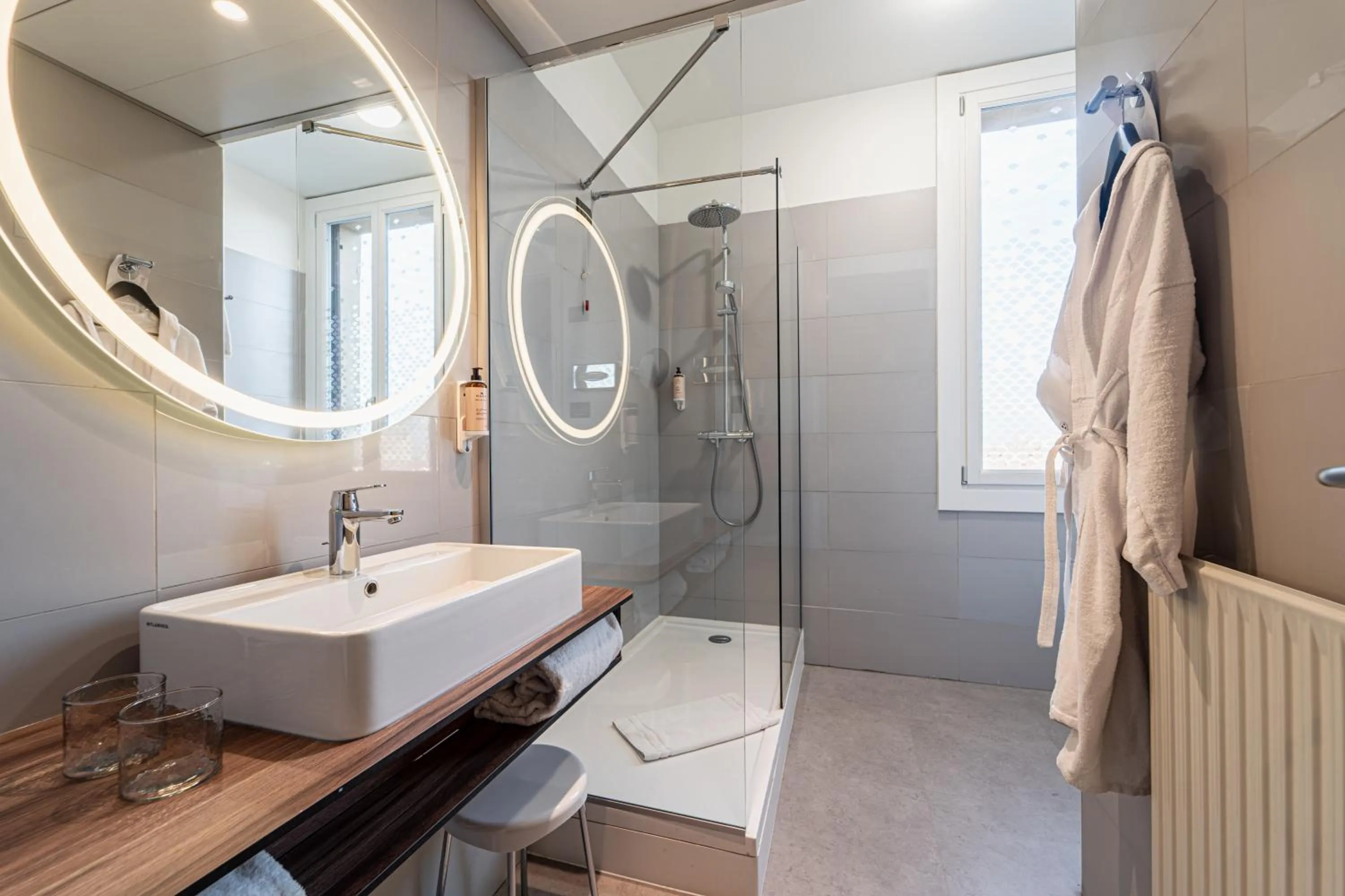 Shower in Mercure Bologna Centro