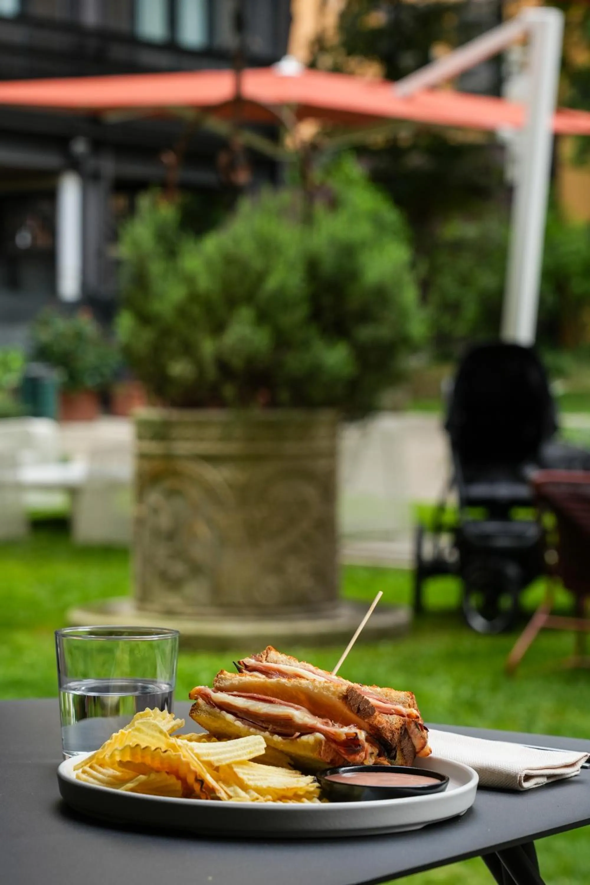 Restaurant/places to eat in Mercure Bologna Centro