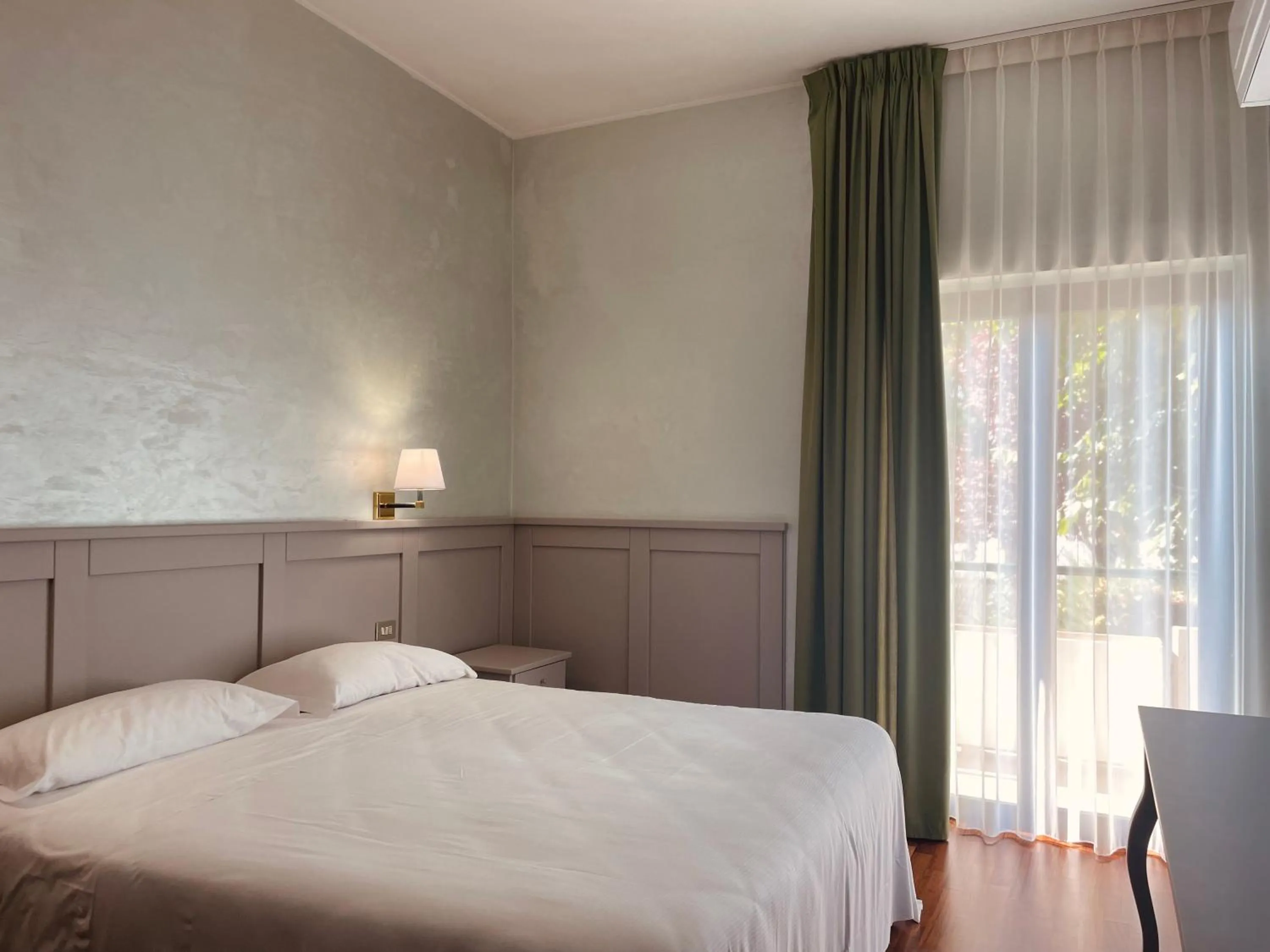 Bed in Hotel Santacroce Meeting