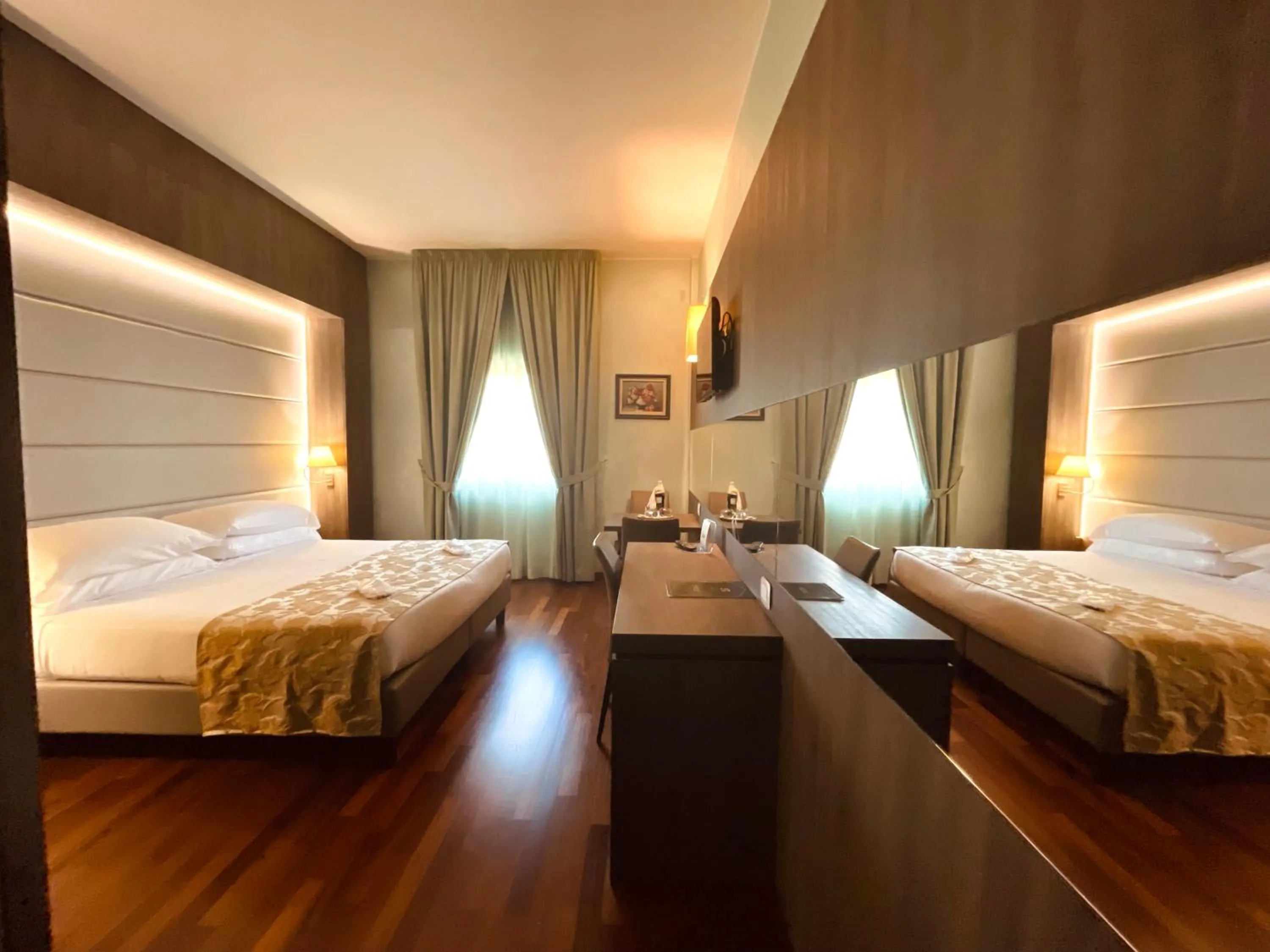 Bed in Hotel Santacroce Meeting