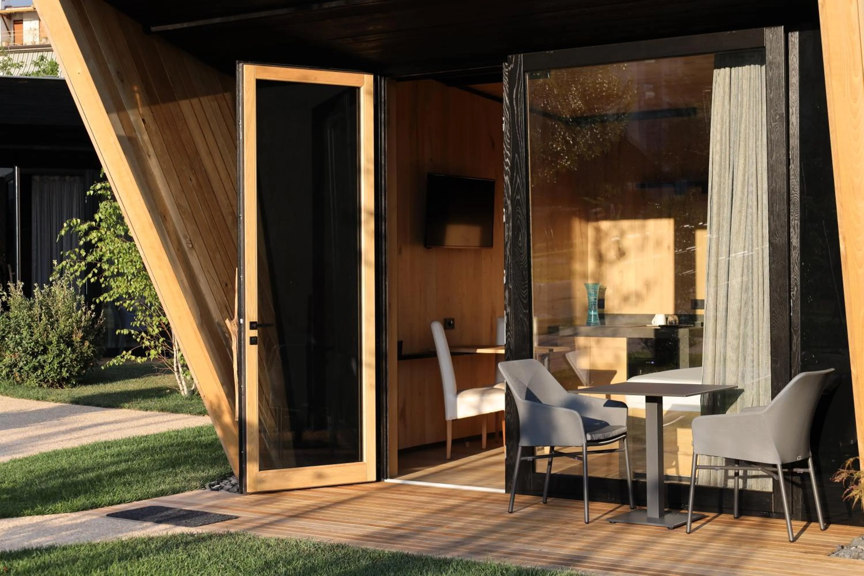 Facade/entrance in Roggia dei Cedri