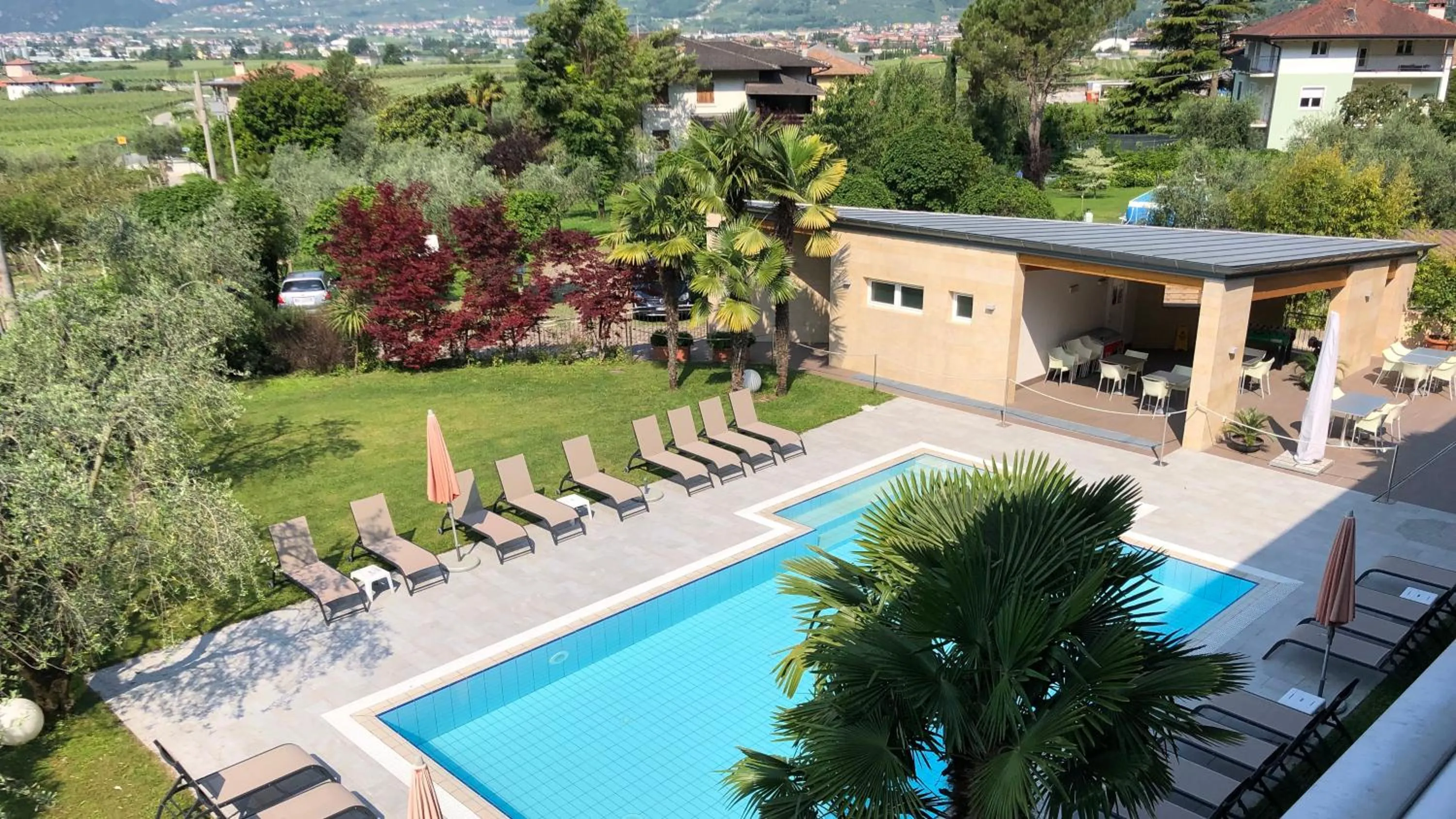 Garden view in Park Hotel Il Vigneto