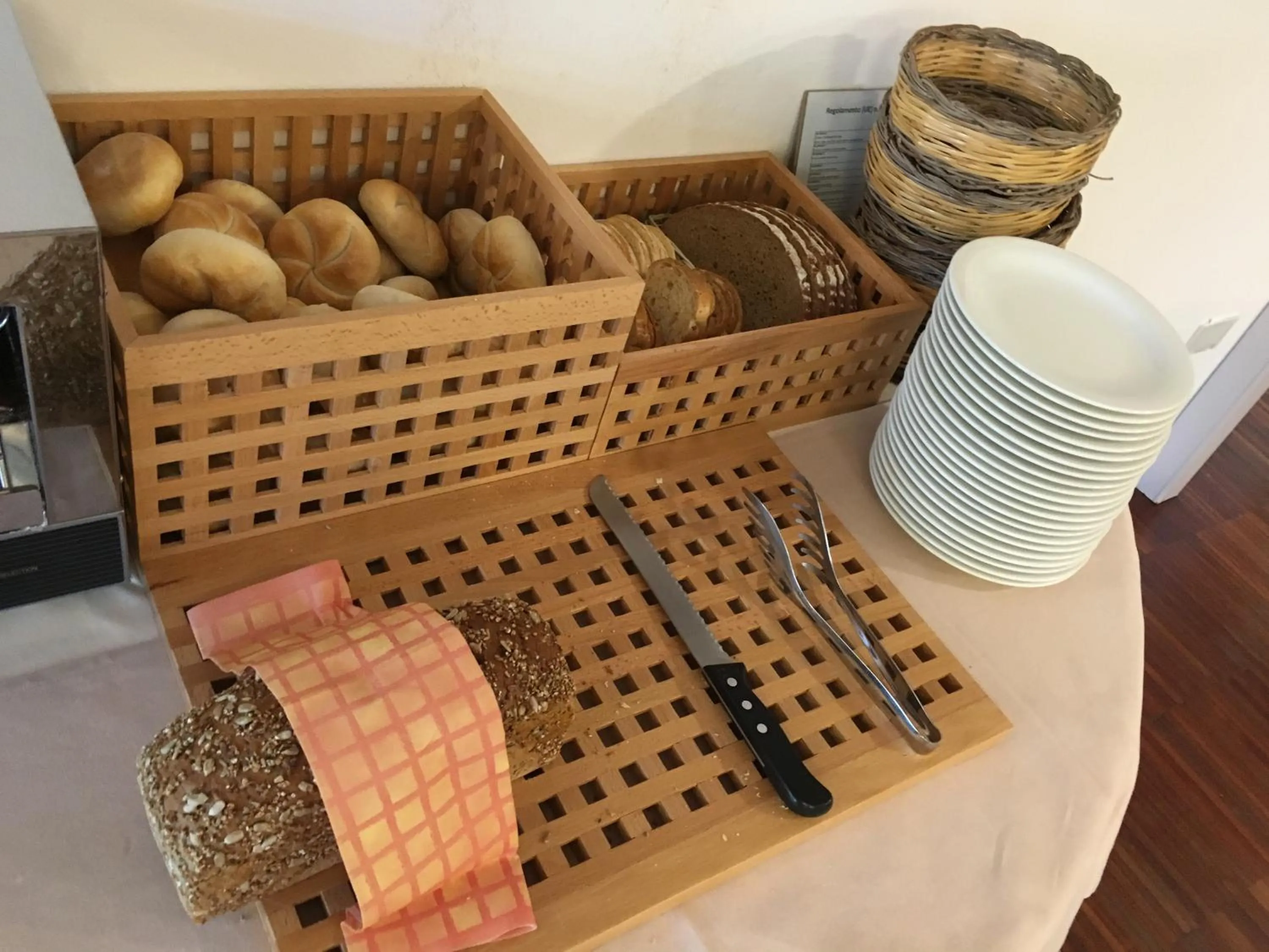 Food and drinks in Park Hotel Il Vigneto