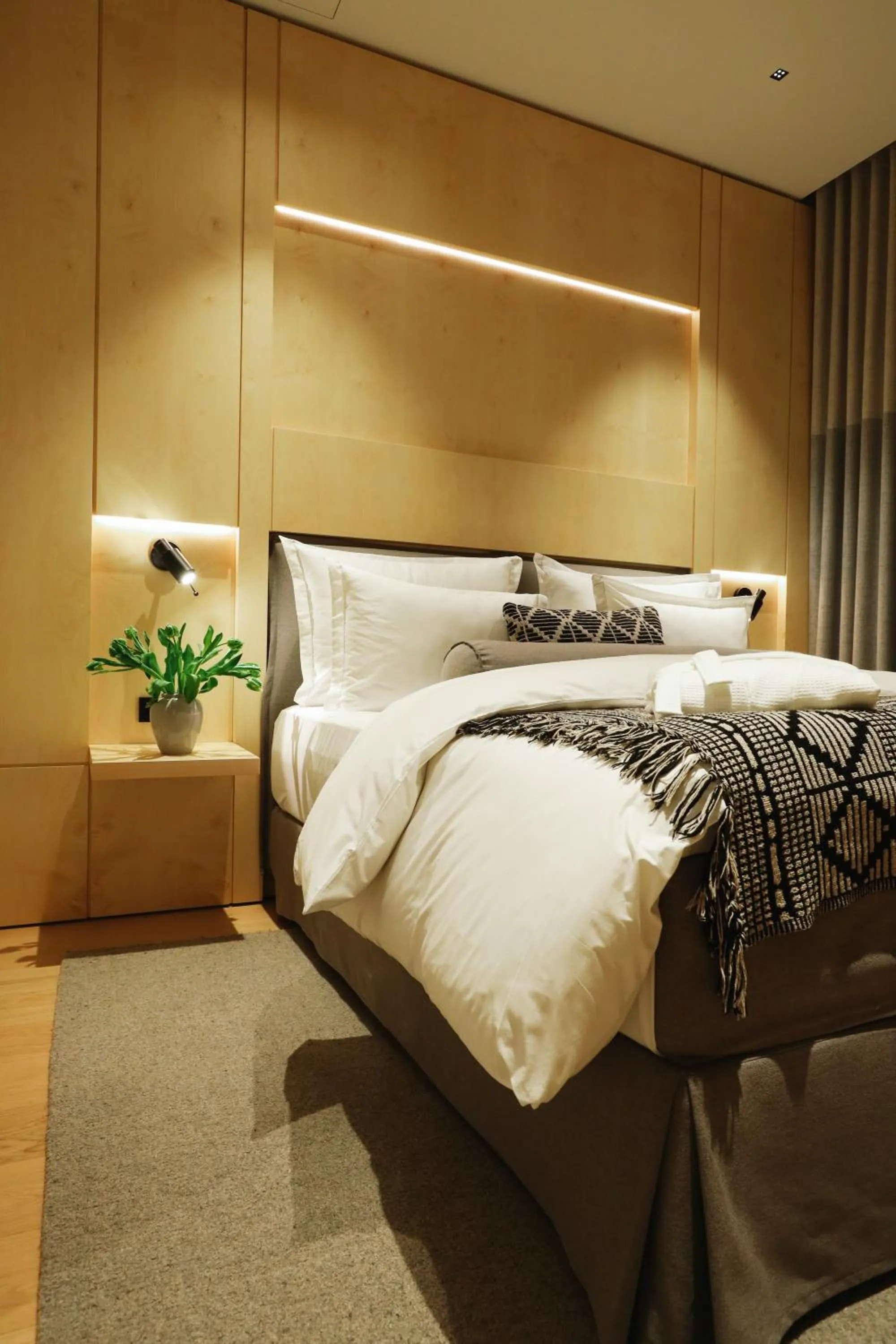 Bedroom, Bed in Mr(s)STiL Design Apartments
