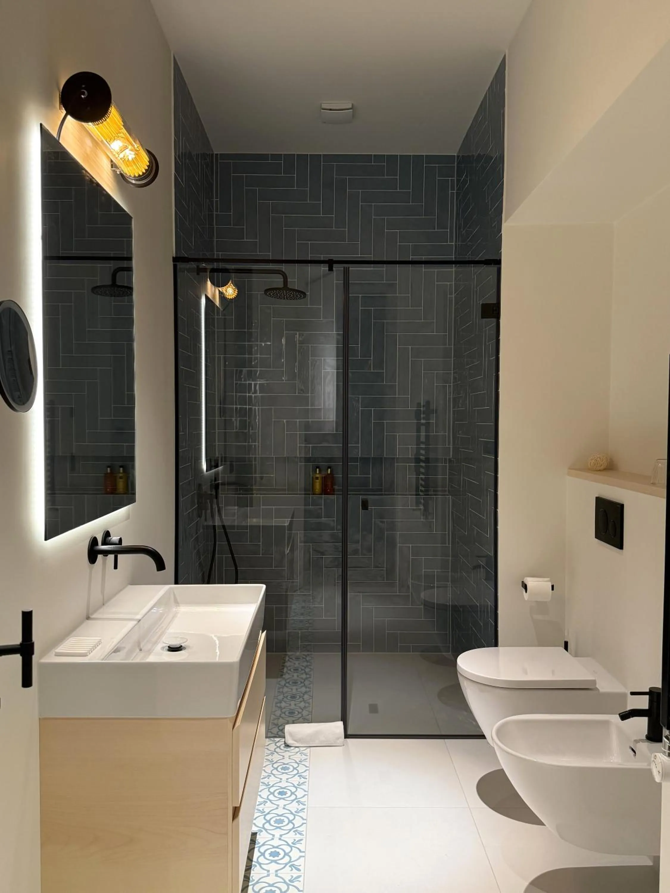 Bathroom in Mr(s)STiL Design Apartments