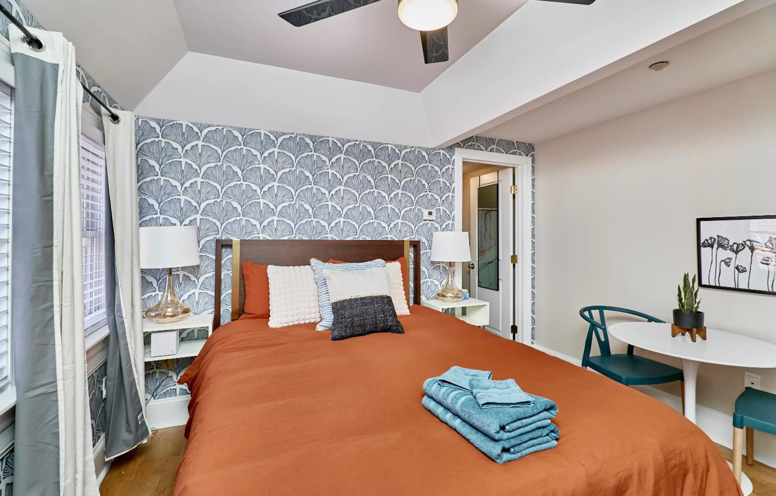 Bed in WhiteHouse at Grand Central