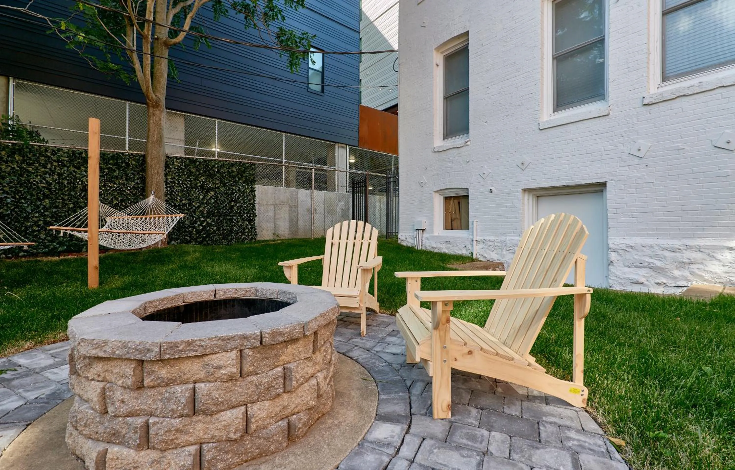 Property building in WhiteHouse at Grand Central