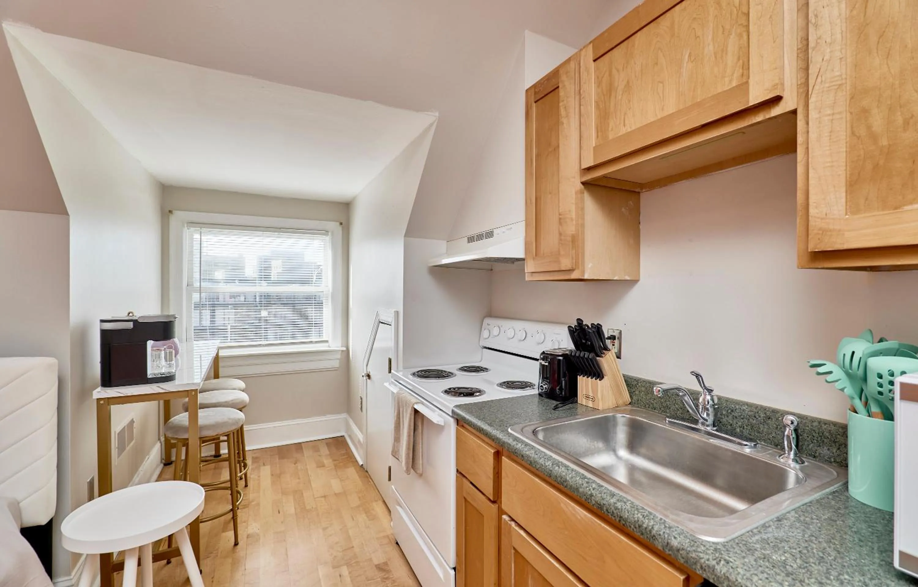 Kitchen or kitchenette in WhiteHouse at Grand Central