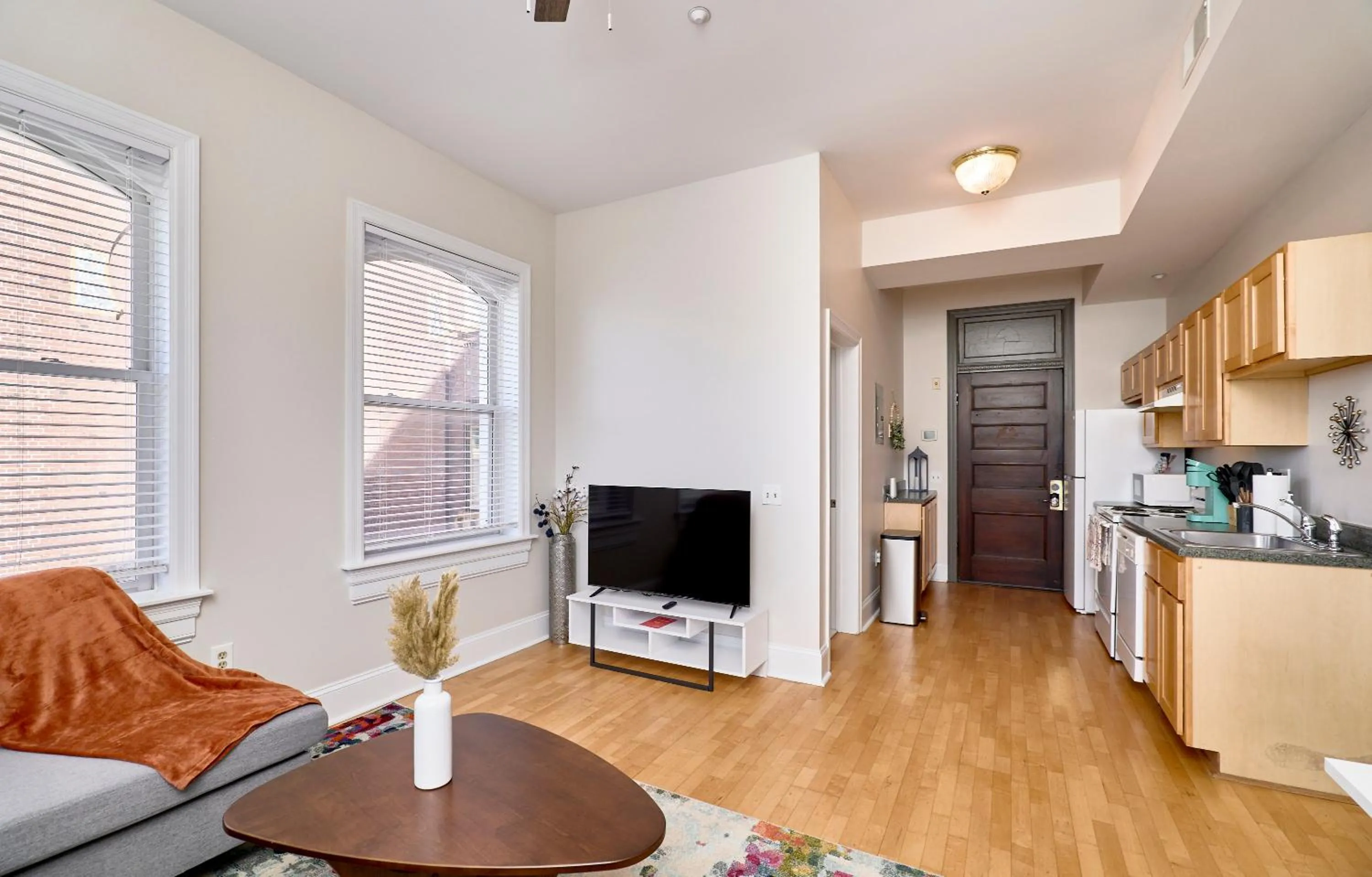 TV and multimedia in WhiteHouse at Grand Central