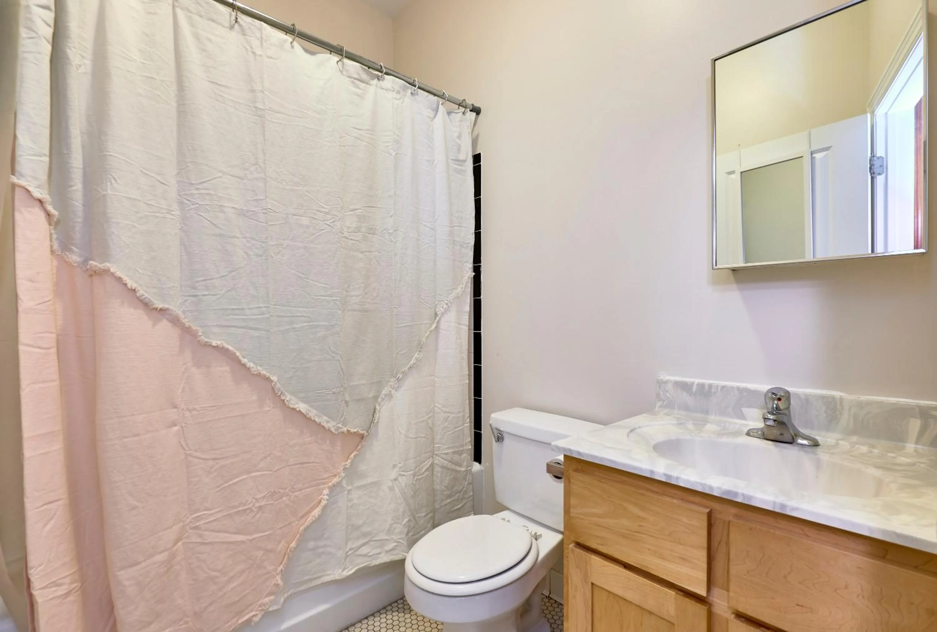 Shower in WhiteHouse at Grand Central