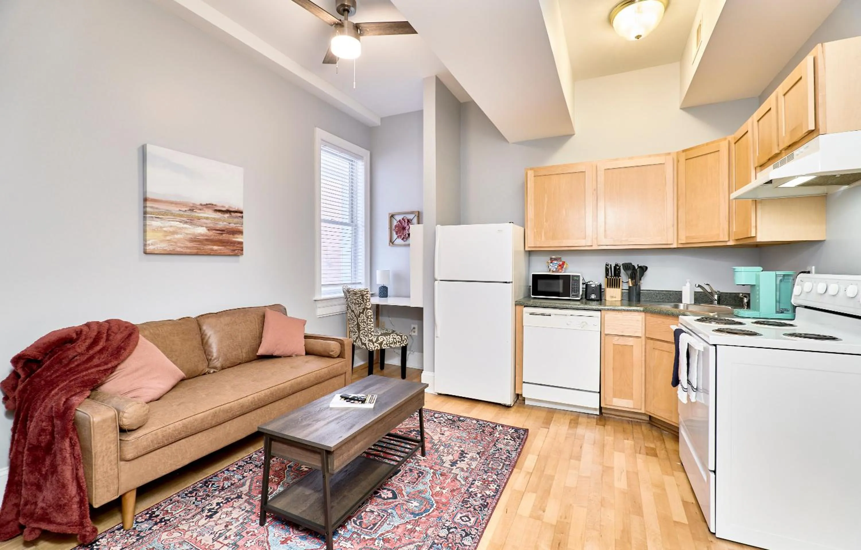 Kitchen or kitchenette in WhiteHouse at Grand Central