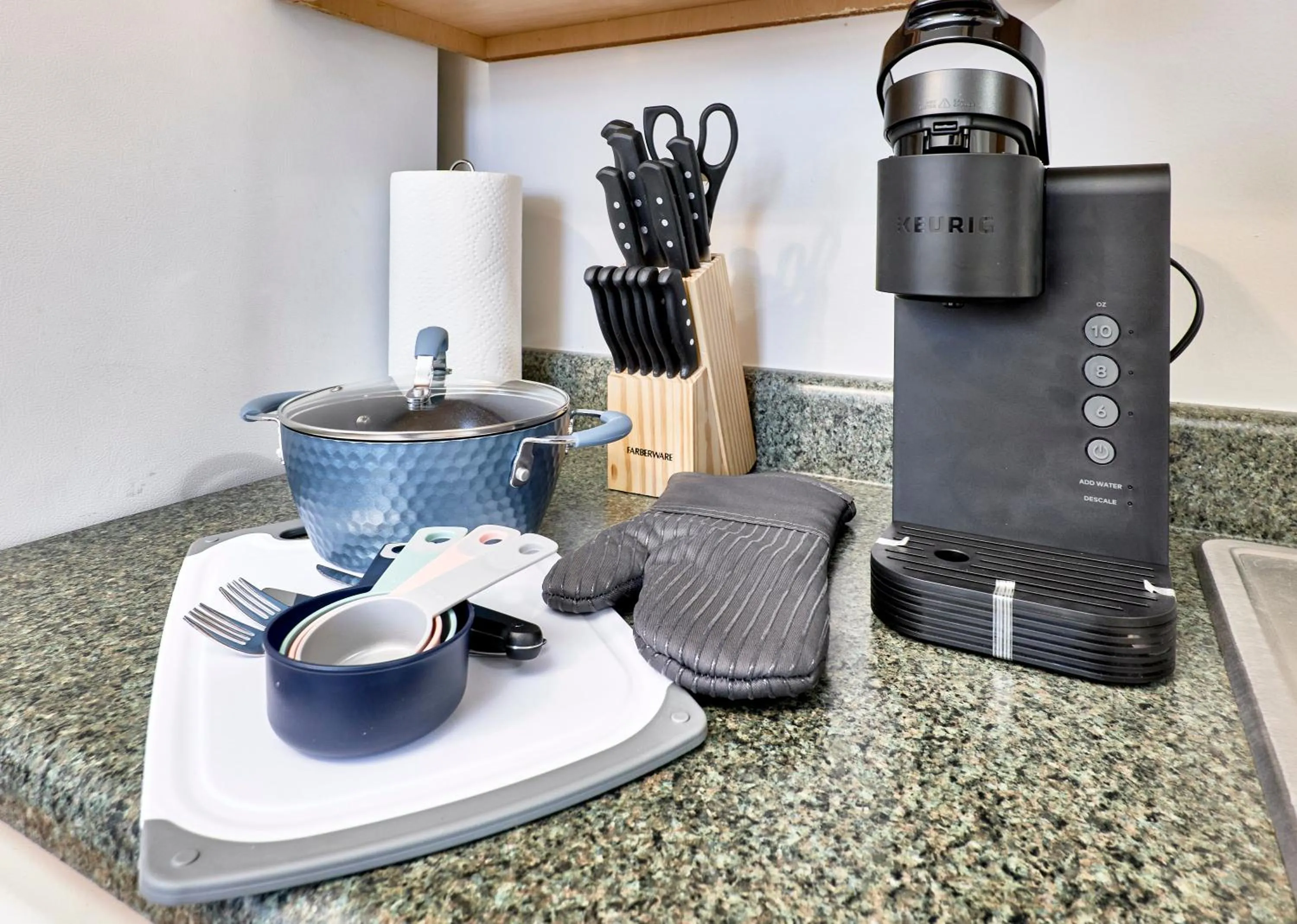 Coffee/tea facilities in WhiteHouse at Grand Central