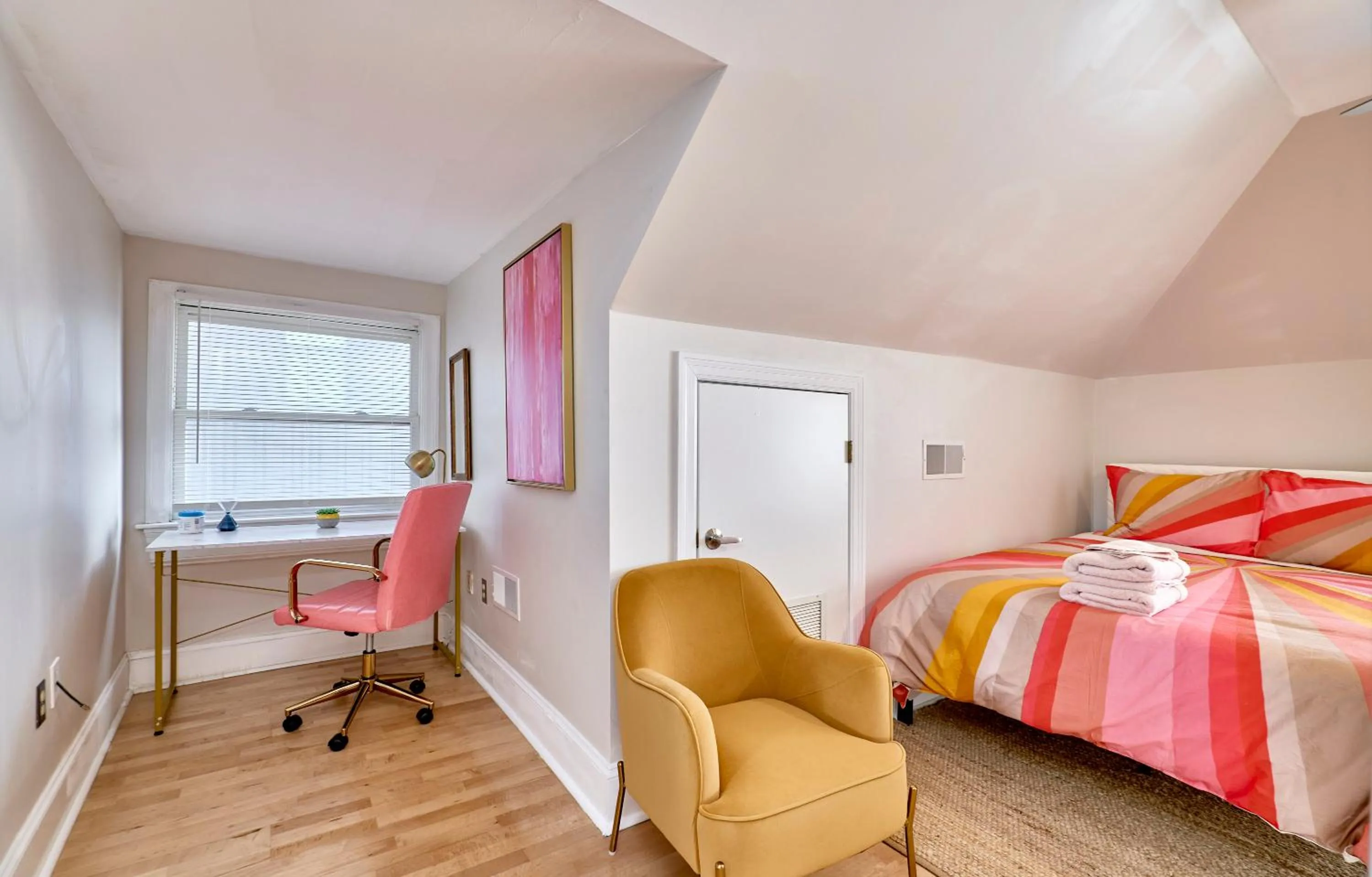 Bed in WhiteHouse at Grand Central