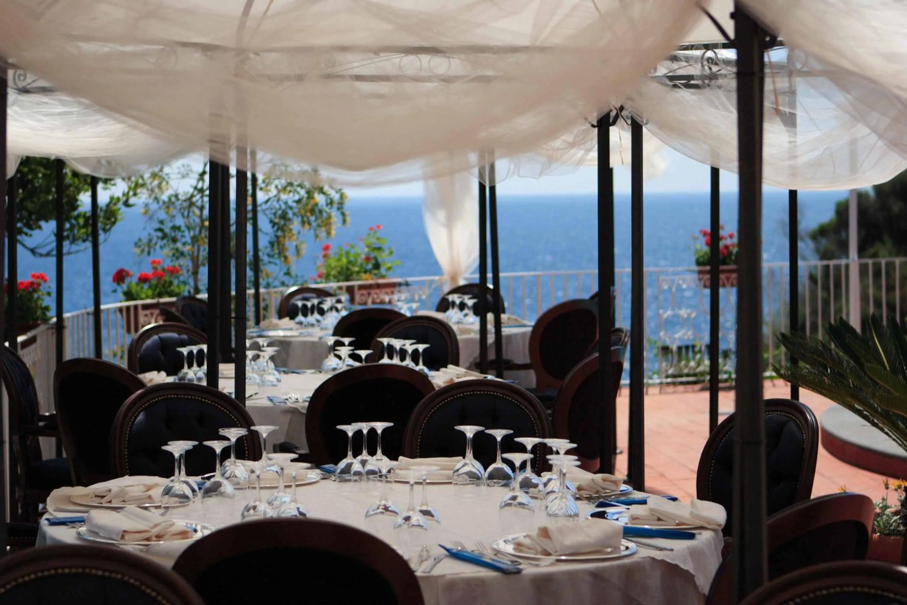 Restaurant/places to eat in Strand Hotel Delfini