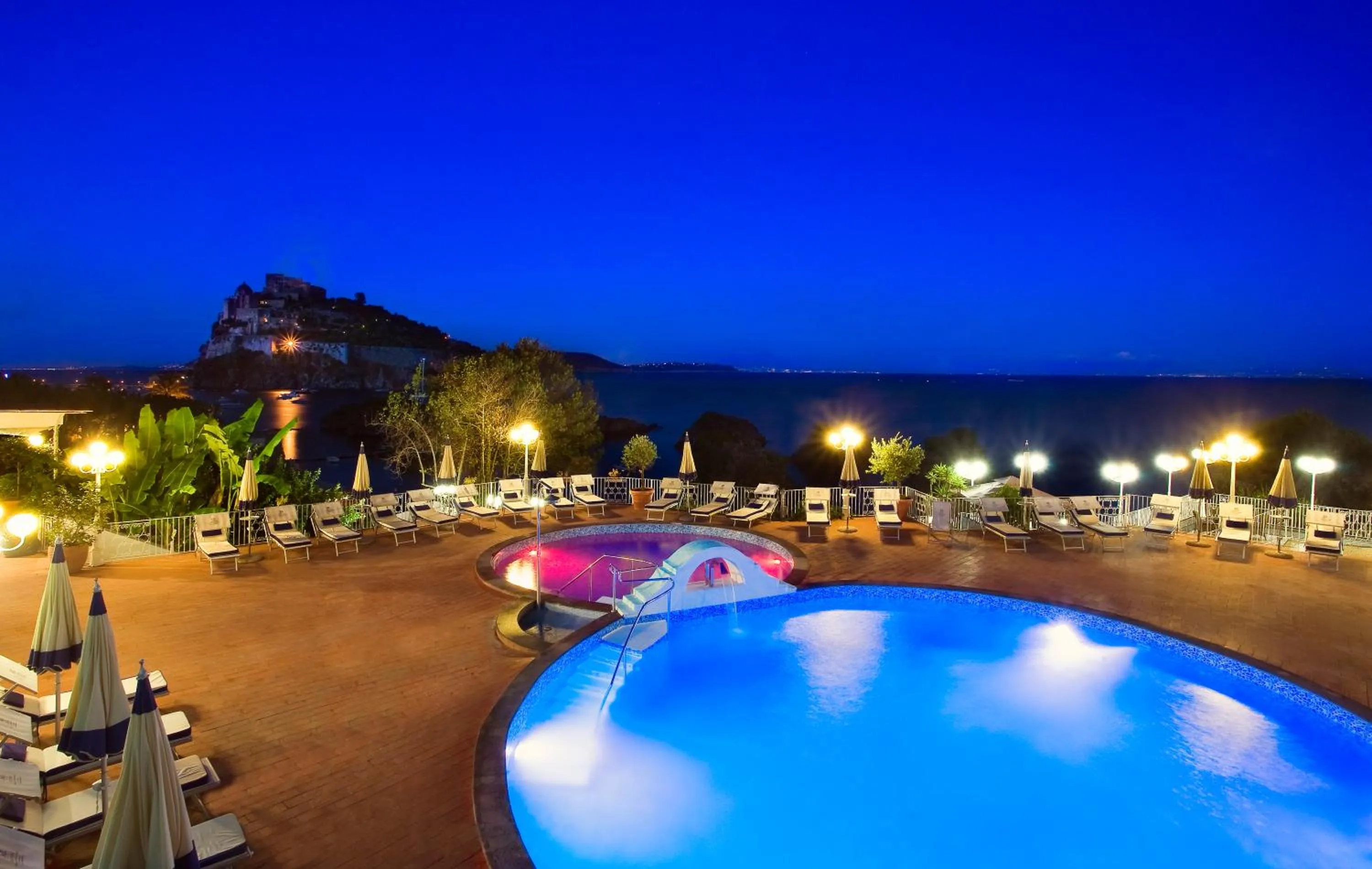 Swimming pool in Strand Hotel Delfini