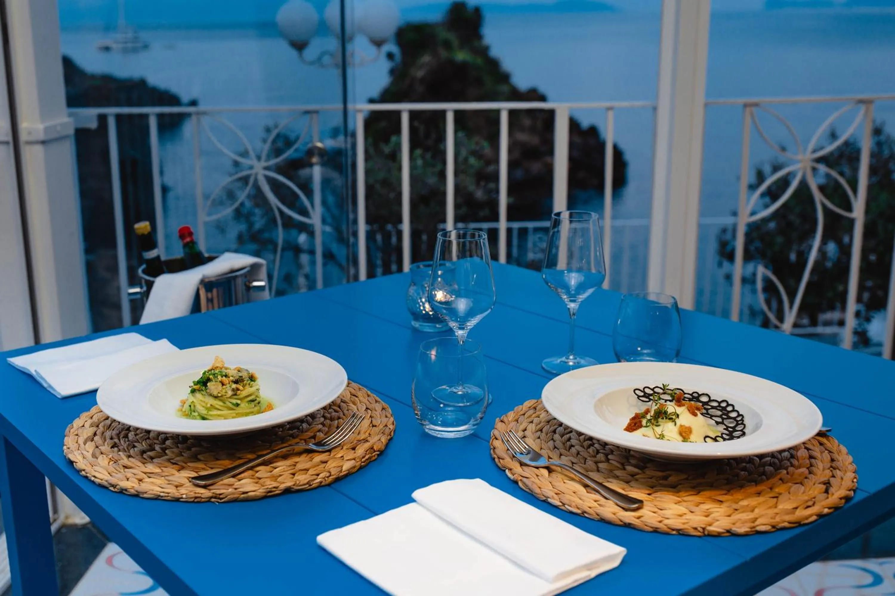 Food and drinks in Strand Hotel Delfini