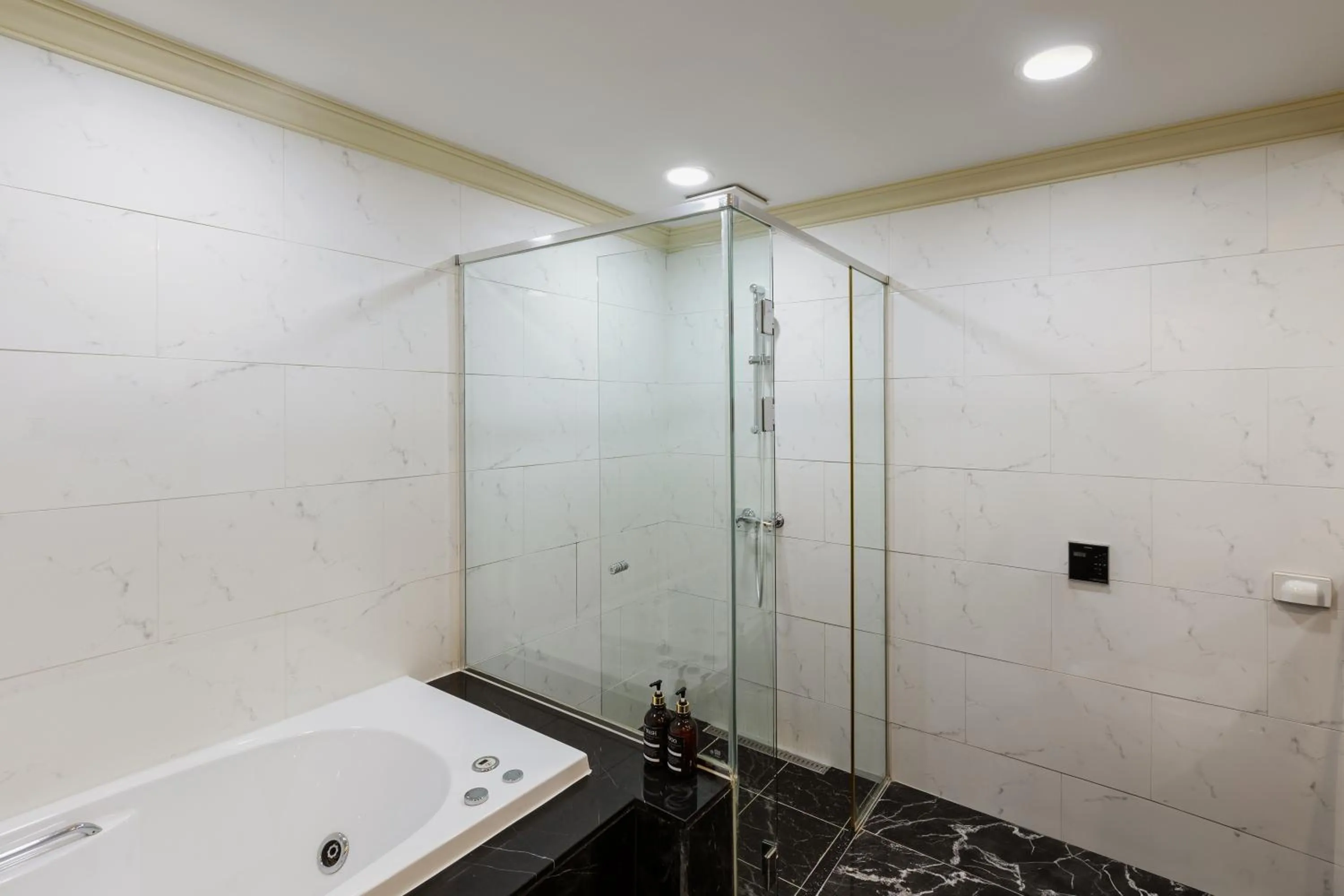 Bathroom in Pale De Cz Condo
